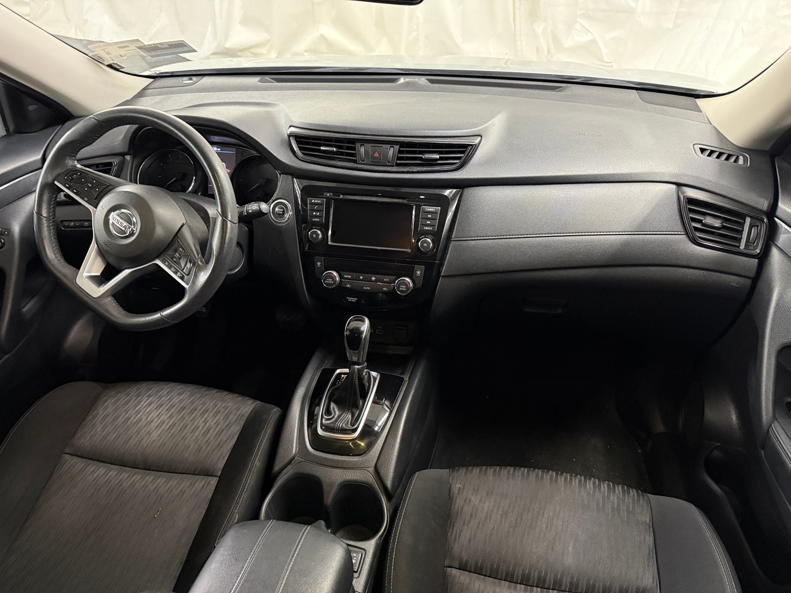 Thumbnail: 2018 Nissan Rogue - 3