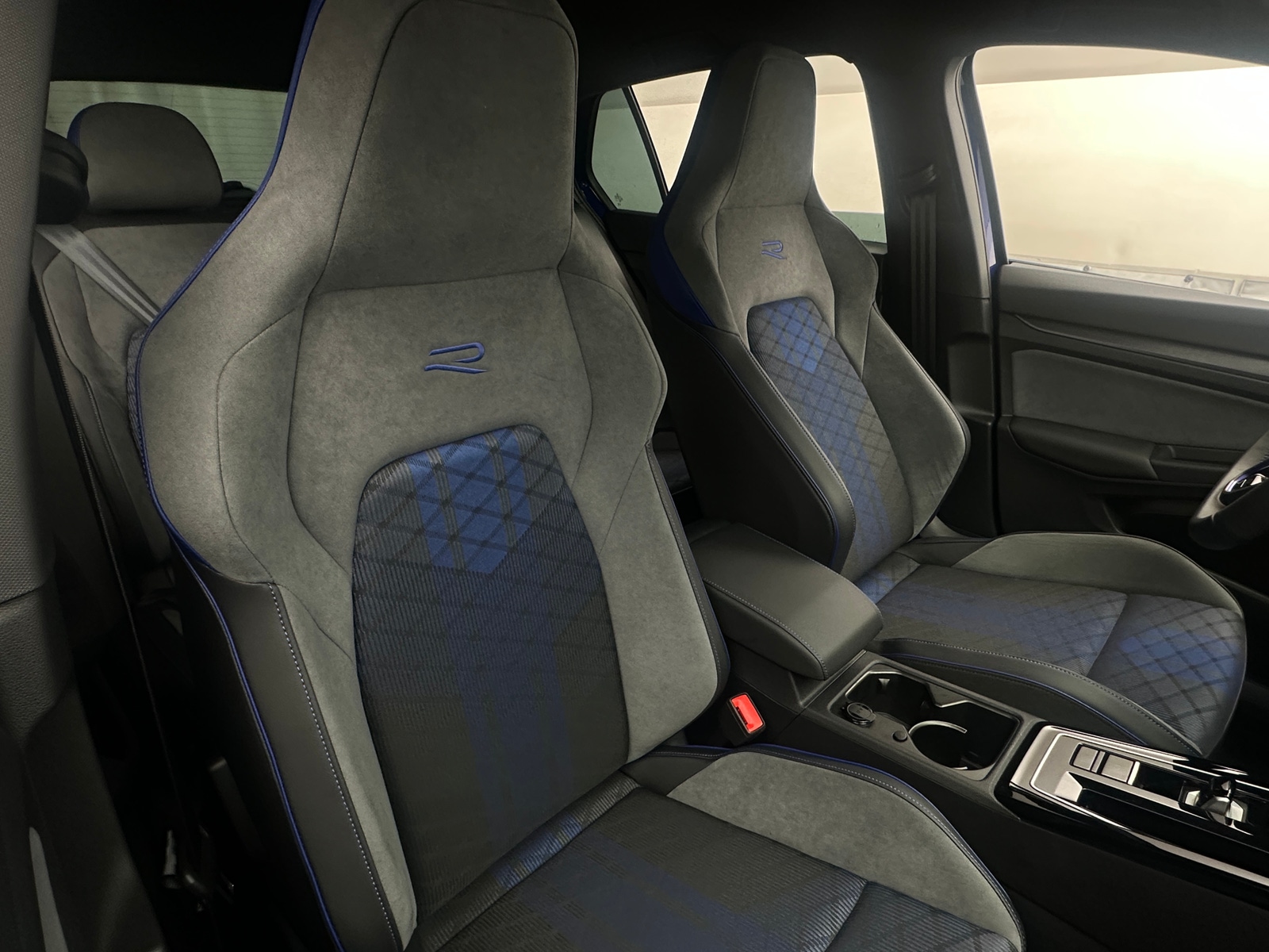 Thumbnail: 2025 Volkswagen Golf - 2