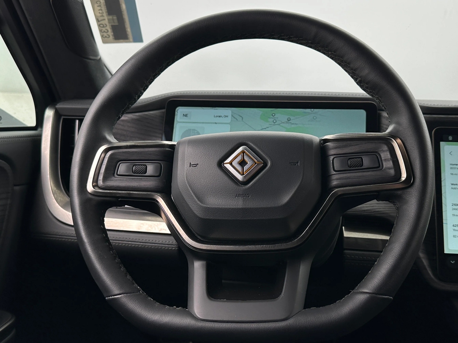 Thumbnail: 2024 Rivian R1S - 3