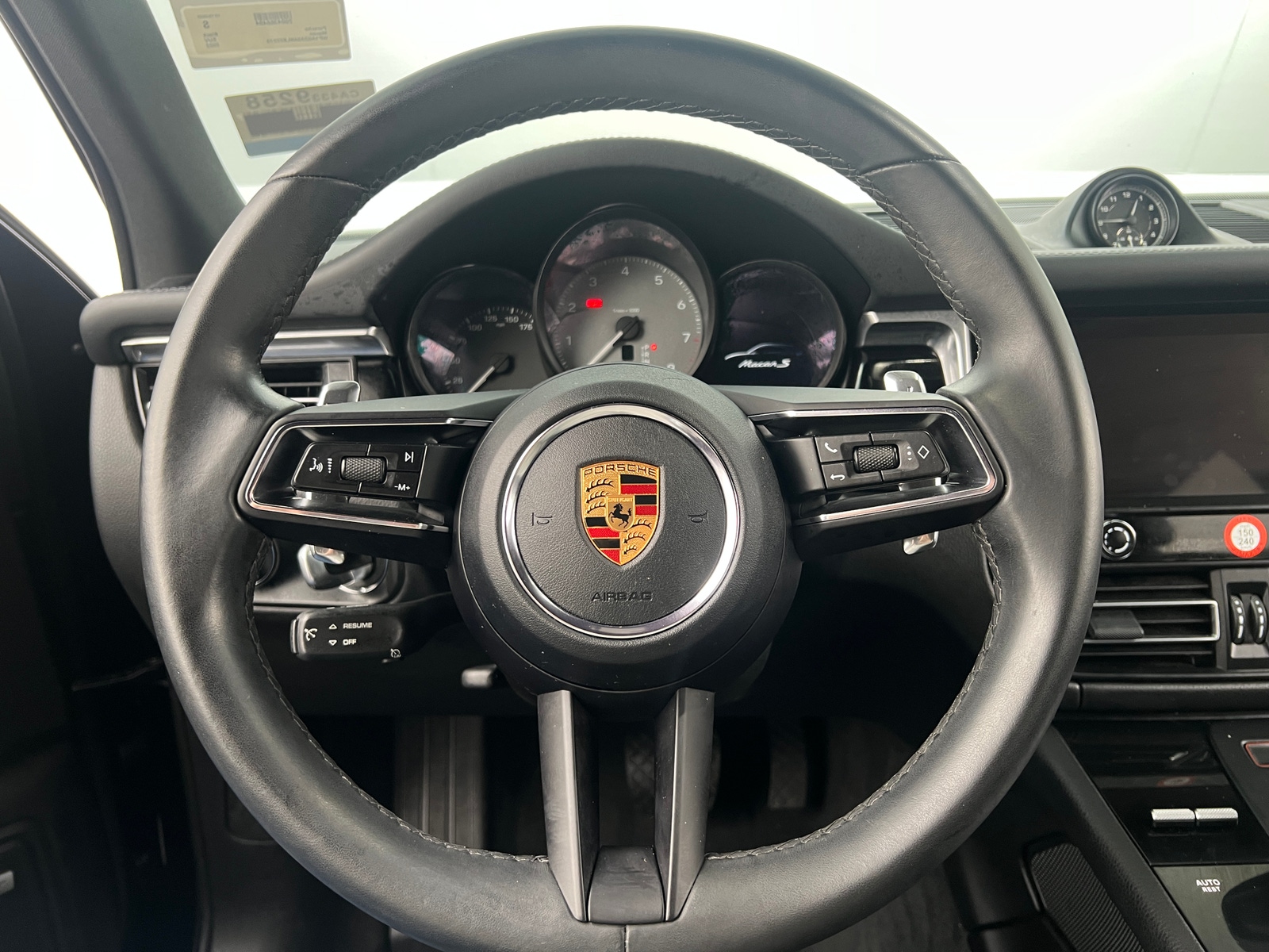 Thumbnail: 2022 Porsche Macan - 4