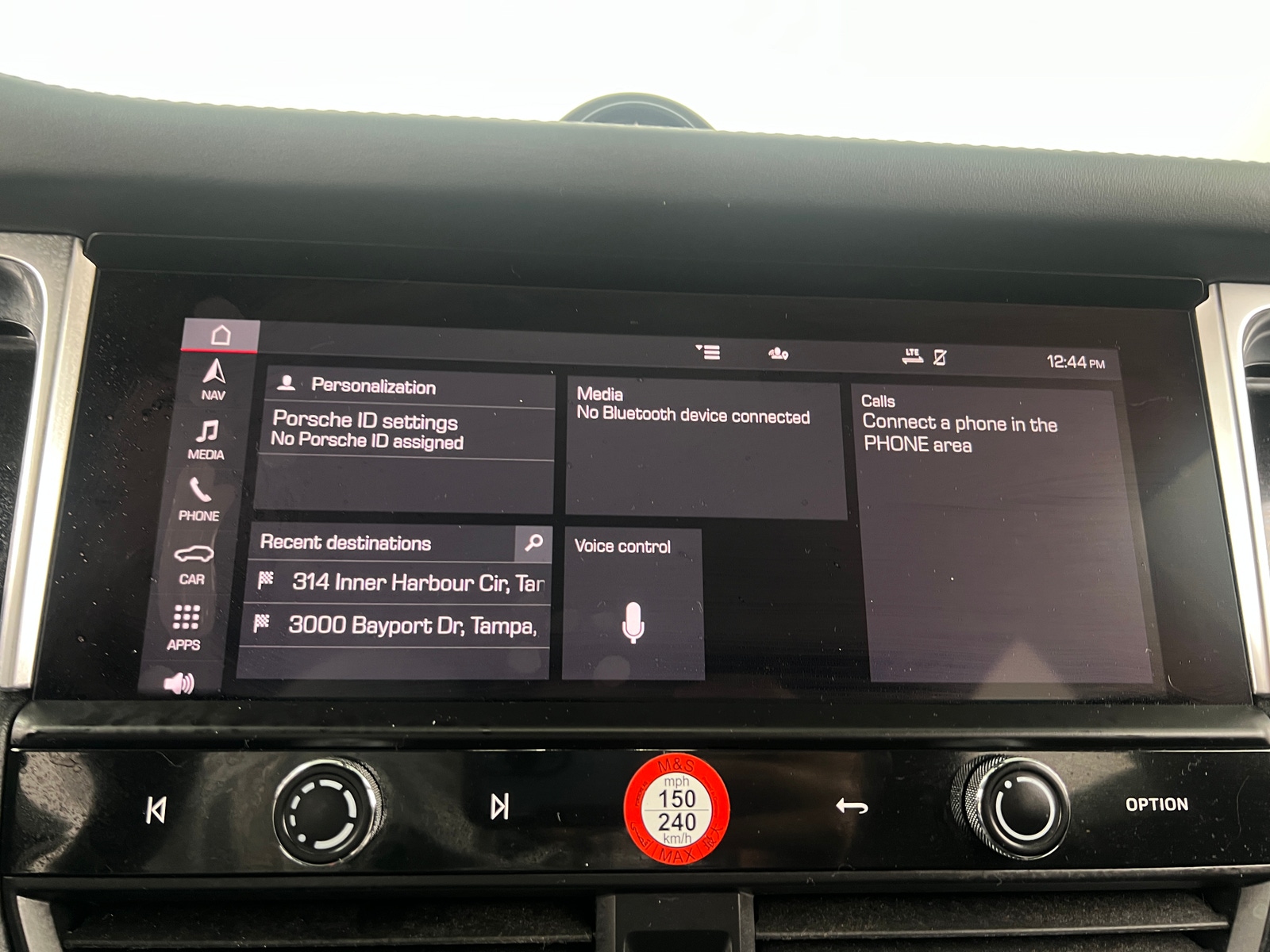 Thumbnail: 2022 Porsche Macan - 3