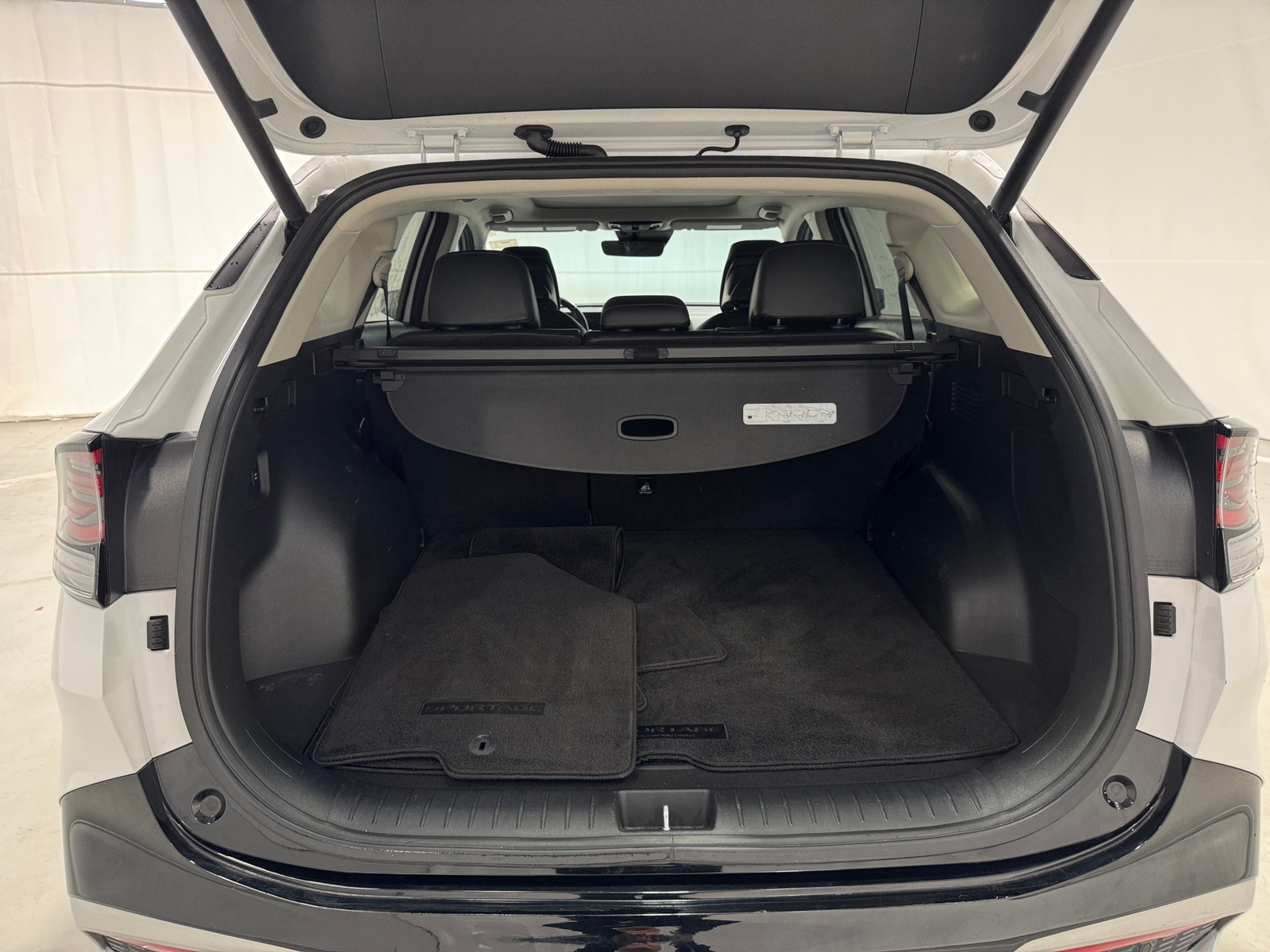 Thumbnail: 2023 Kia Sportage - 6