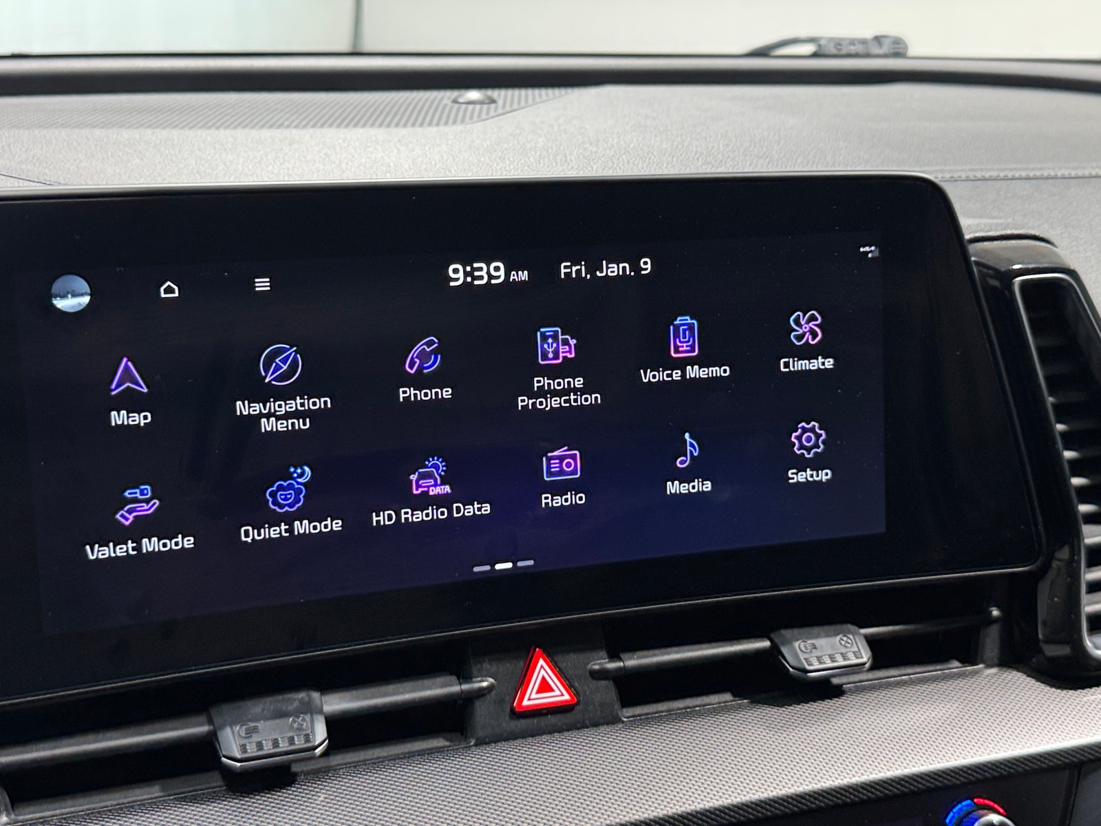 Thumbnail: 2023 Kia Sportage - 3