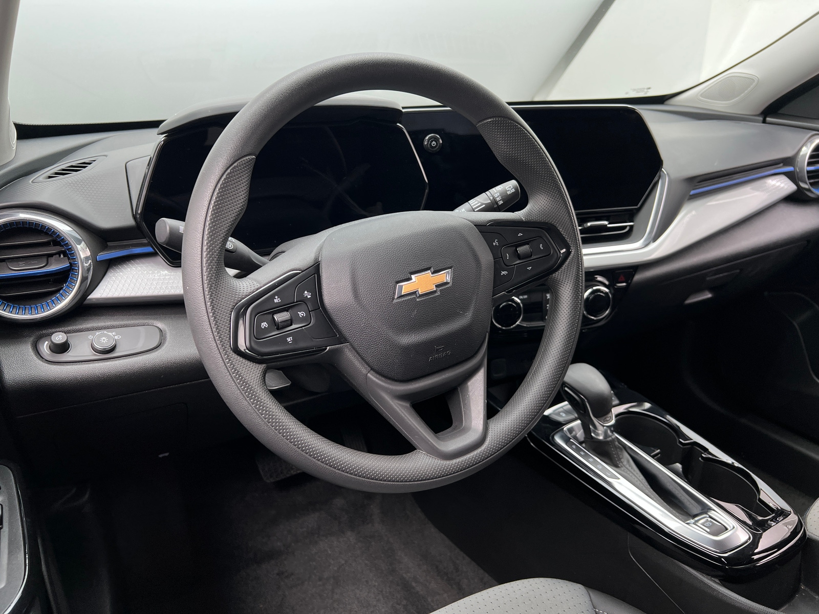 Thumbnail: 2025 Chevrolet Trax - 5