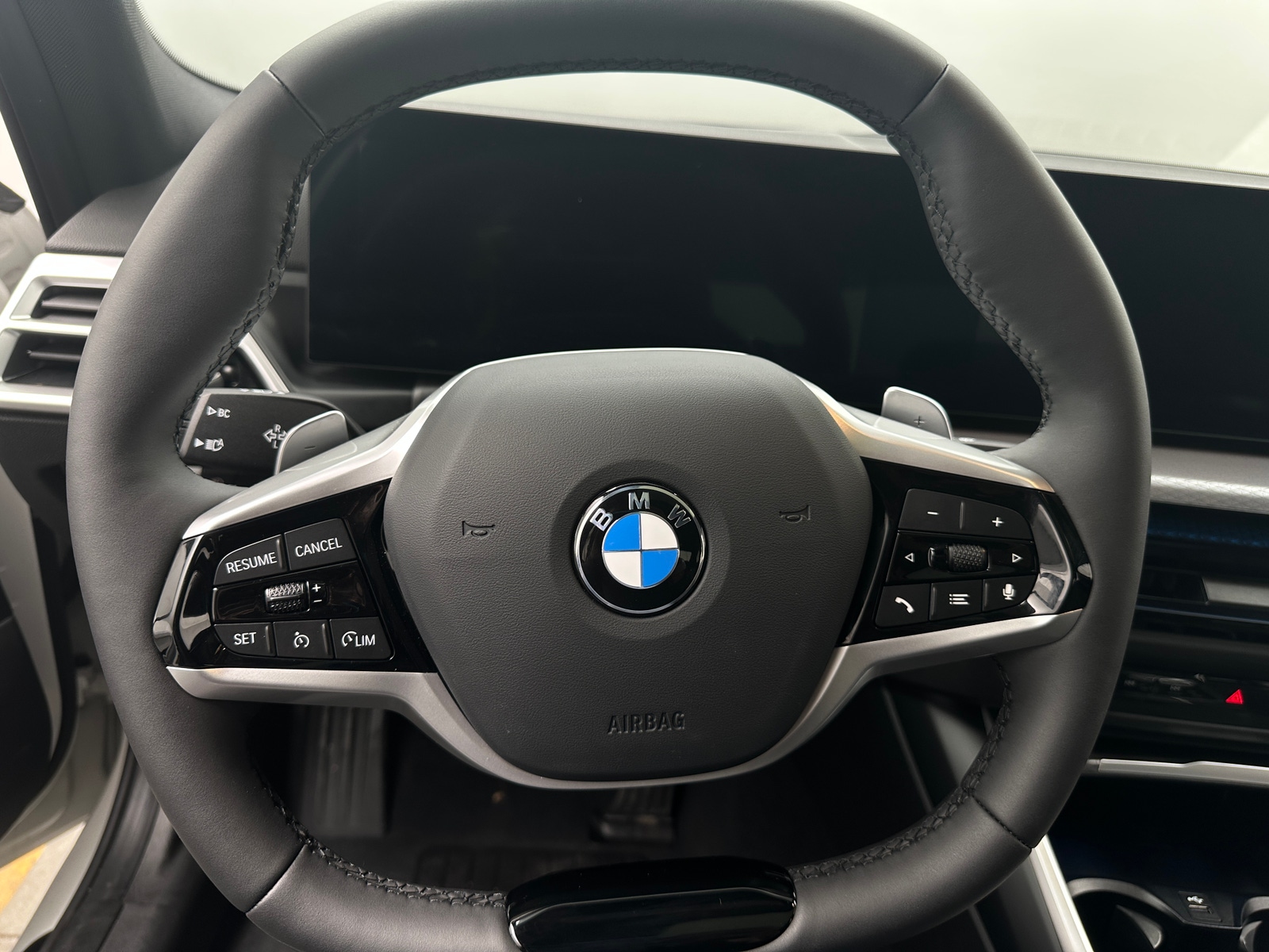 Thumbnail: 2025 BMW 3 Series - 4