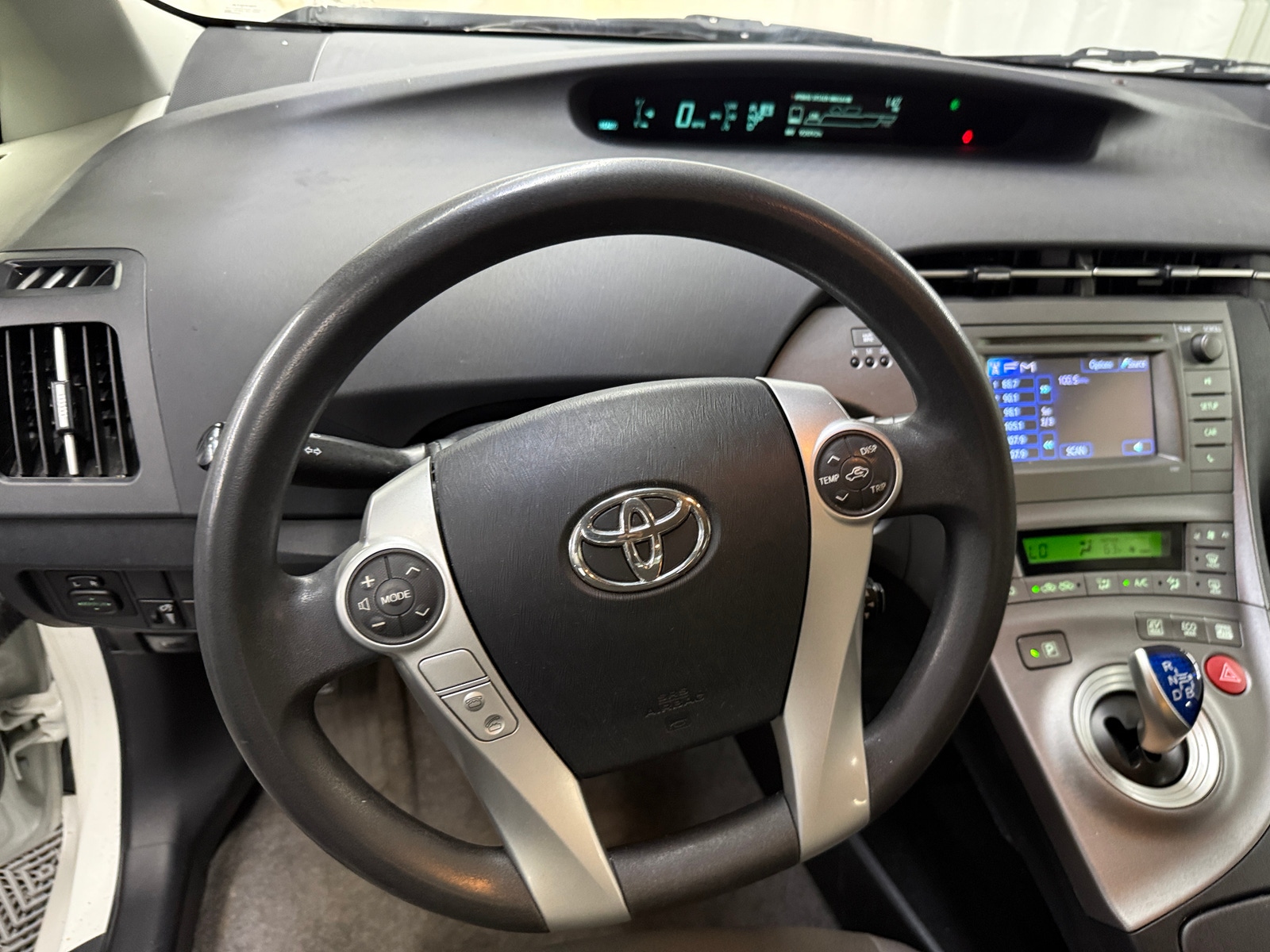 Thumbnail: 2014 Toyota Prius - 5