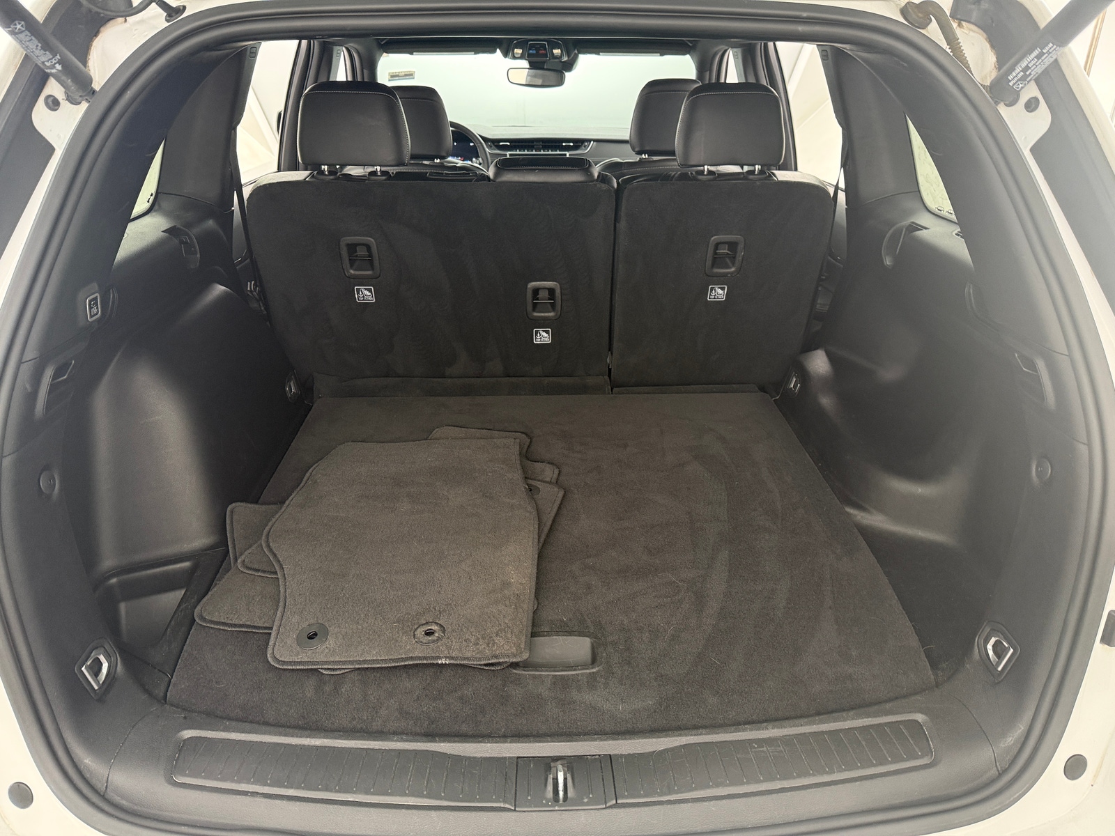 Thumbnail: 2023 Jeep Grand Cherokee - 6