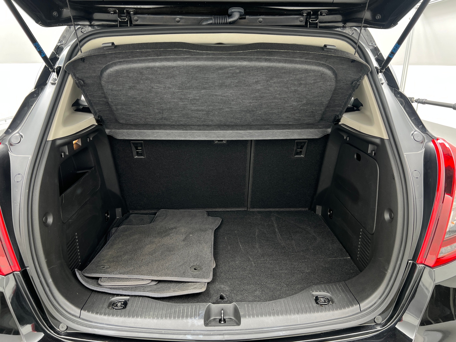 Thumbnail: 2022 Buick Encore - 6