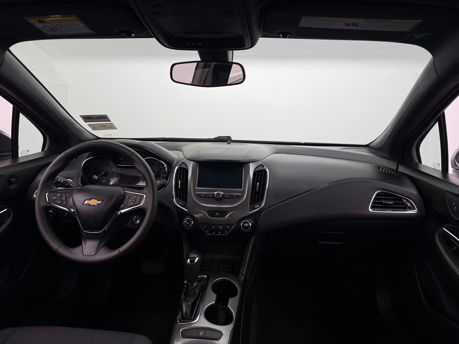 Thumbnail: 2018 Chevrolet Cruze - 3