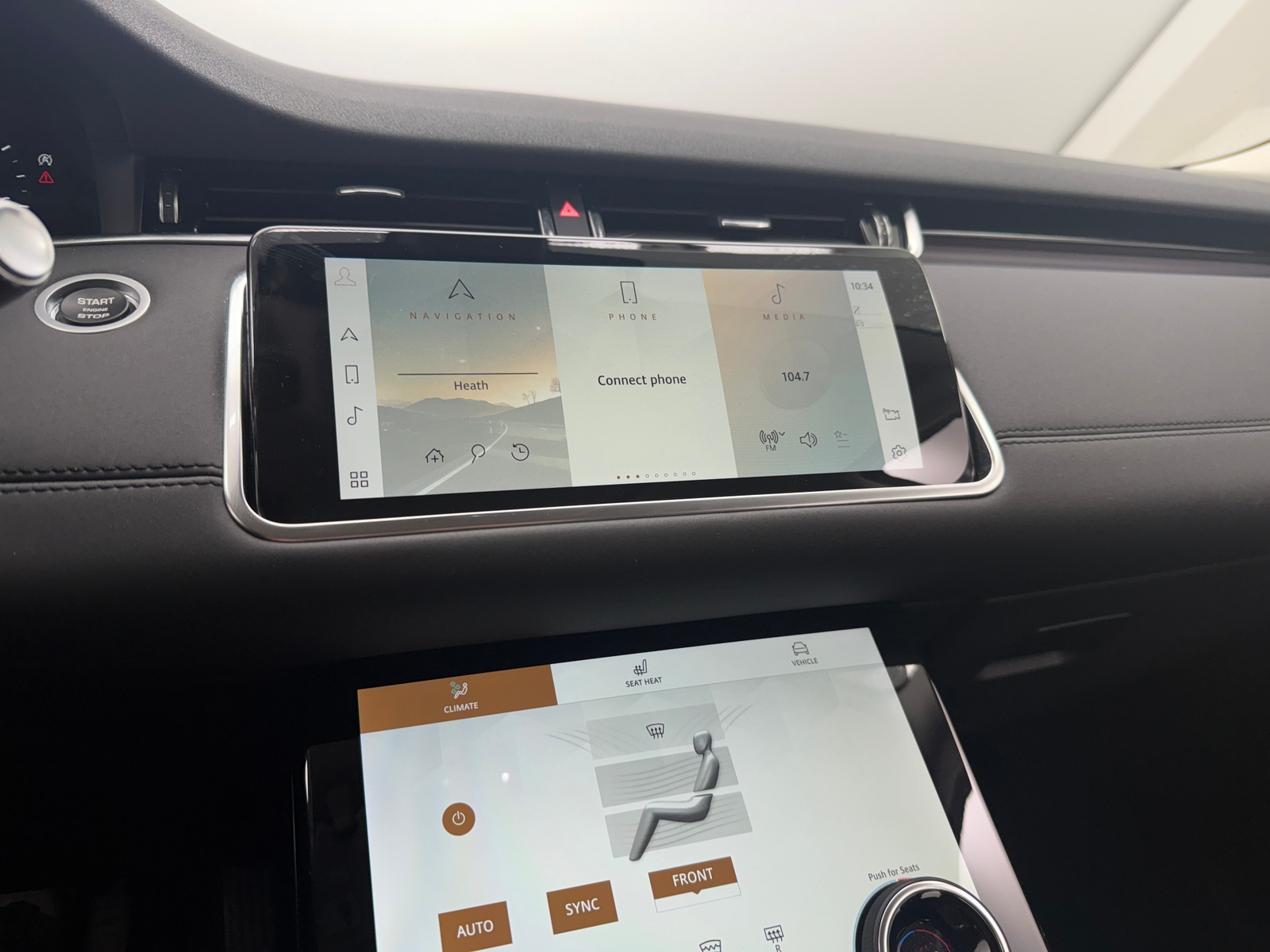 Thumbnail: 2021 Land Rover Range Rover Evoque - 3