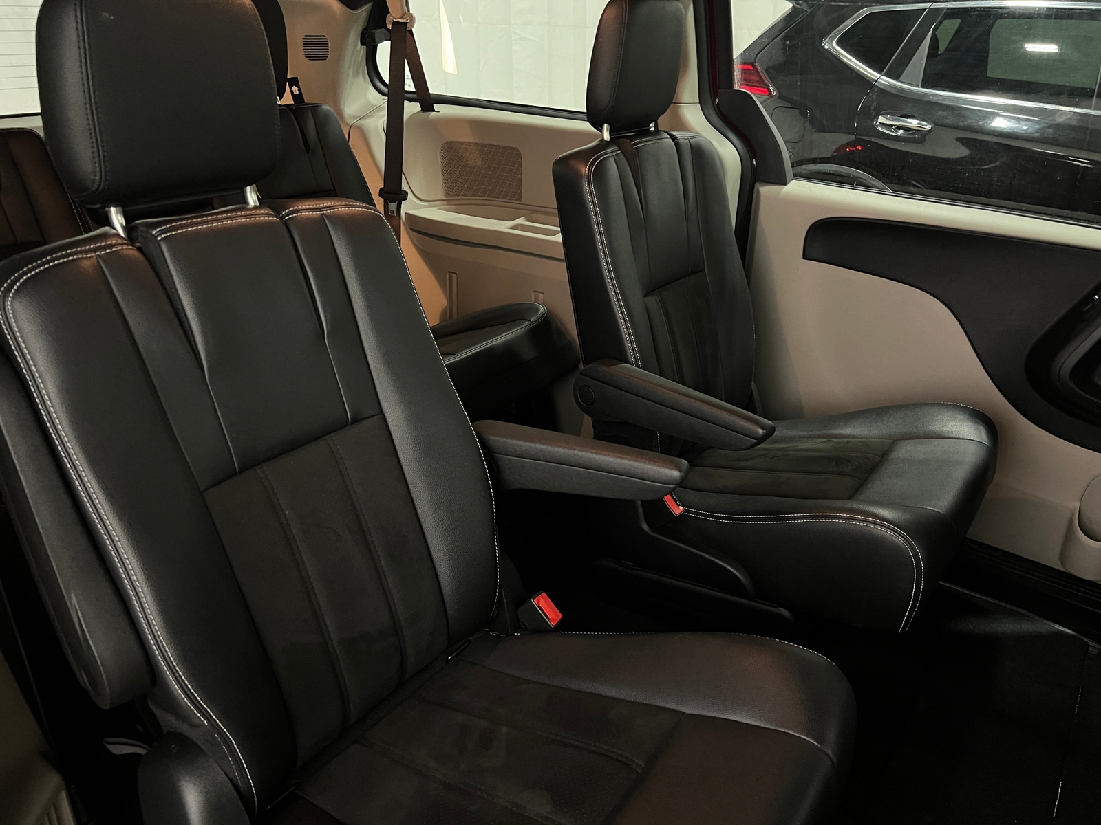 Thumbnail: 2019 Dodge Grand Caravan - 5