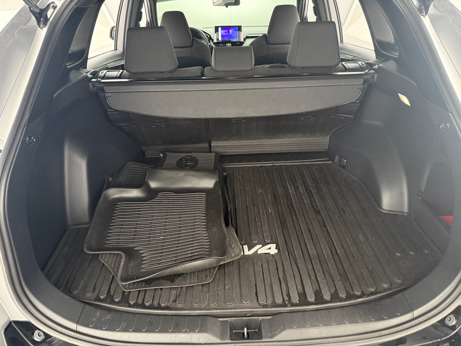 Thumbnail: 2024 Toyota RAV4 - 7