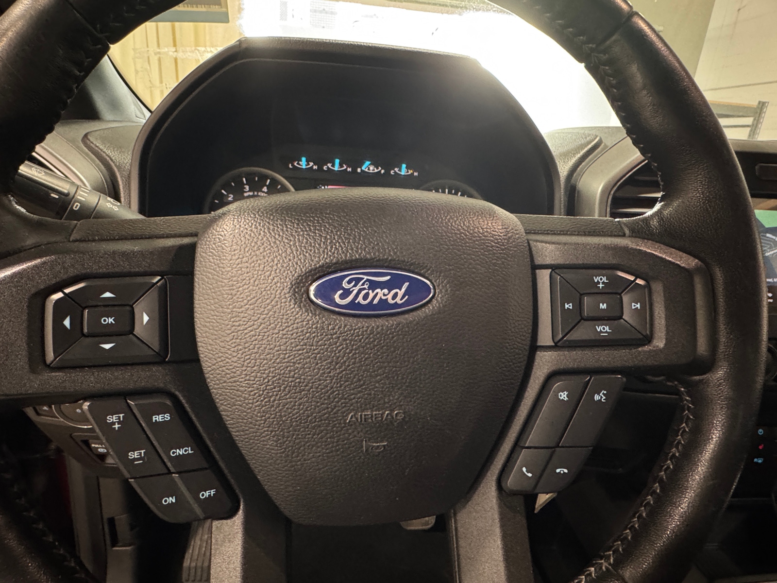 Thumbnail: 2019 Ford Econoline - 5