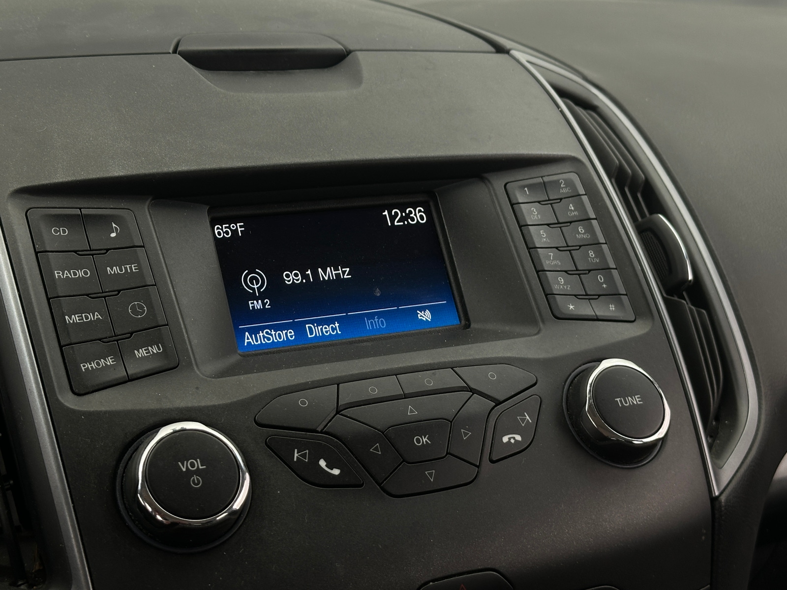 Thumbnail: 2017 Ford Edge - 4