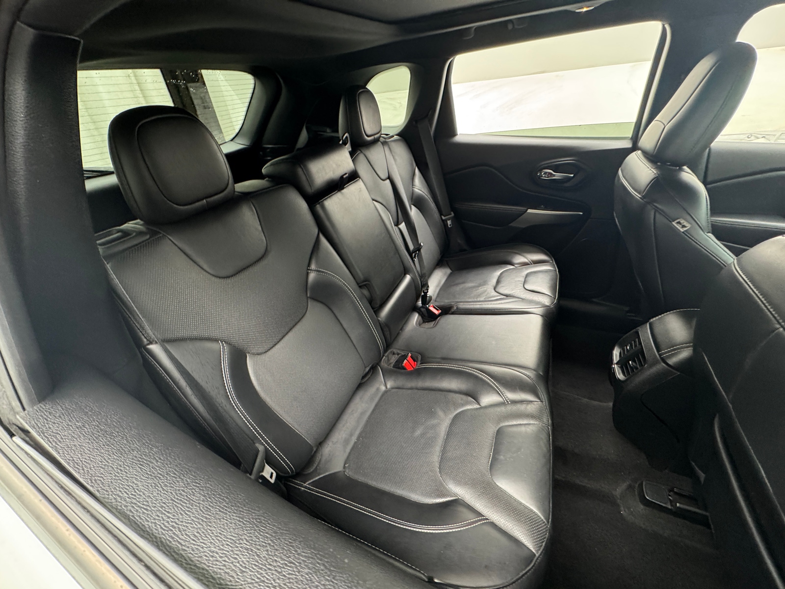 Thumbnail: 2021 Jeep Cherokee - 5