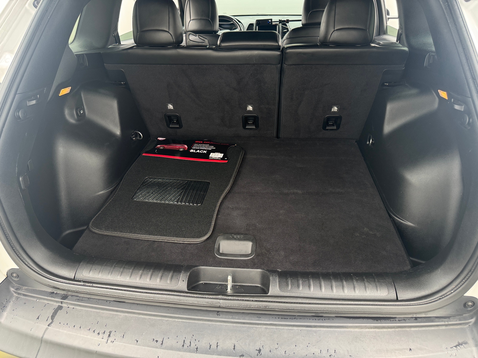 Thumbnail: 2021 Jeep Cherokee - 6