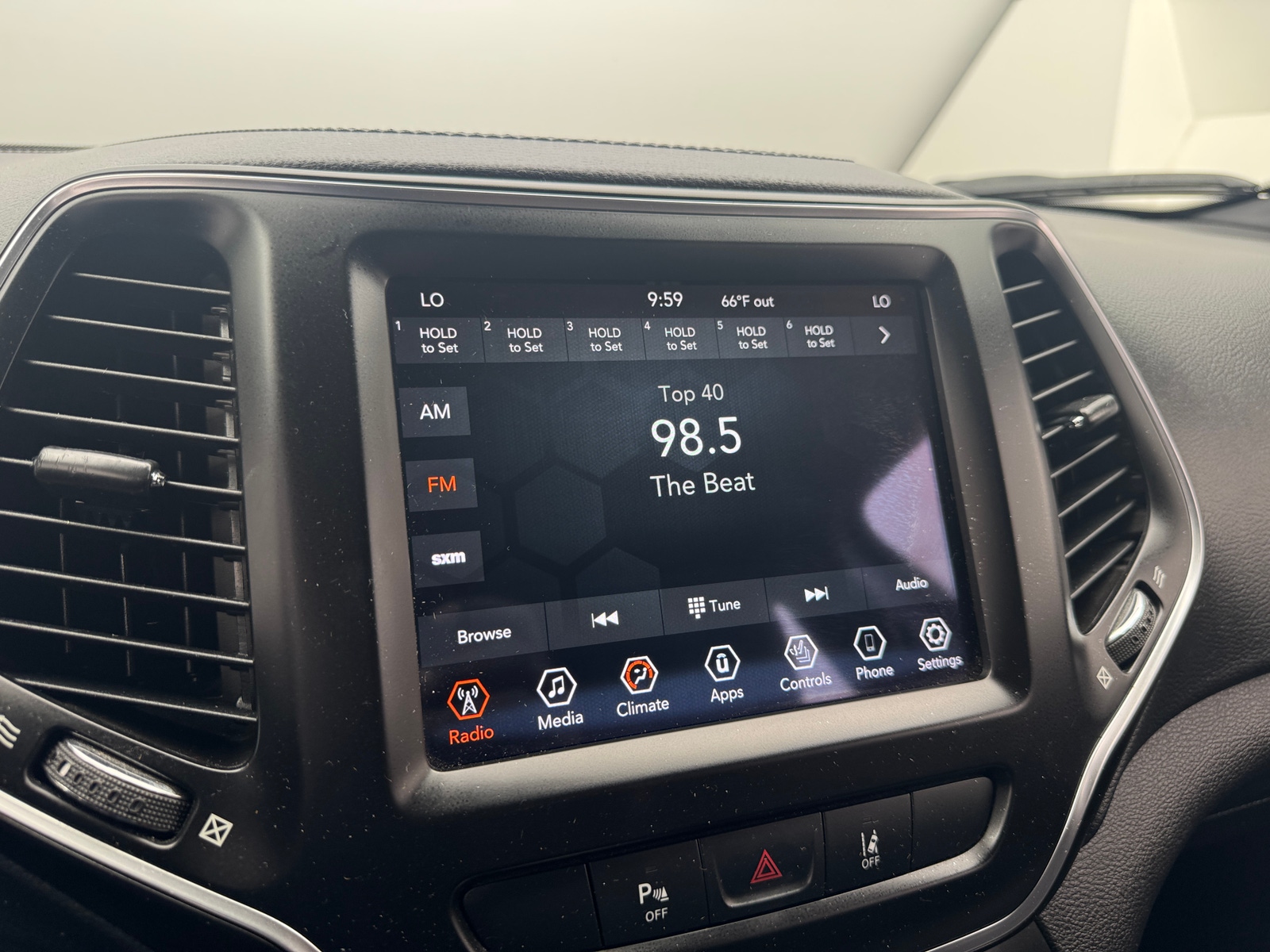 Thumbnail: 2021 Jeep Cherokee - 3