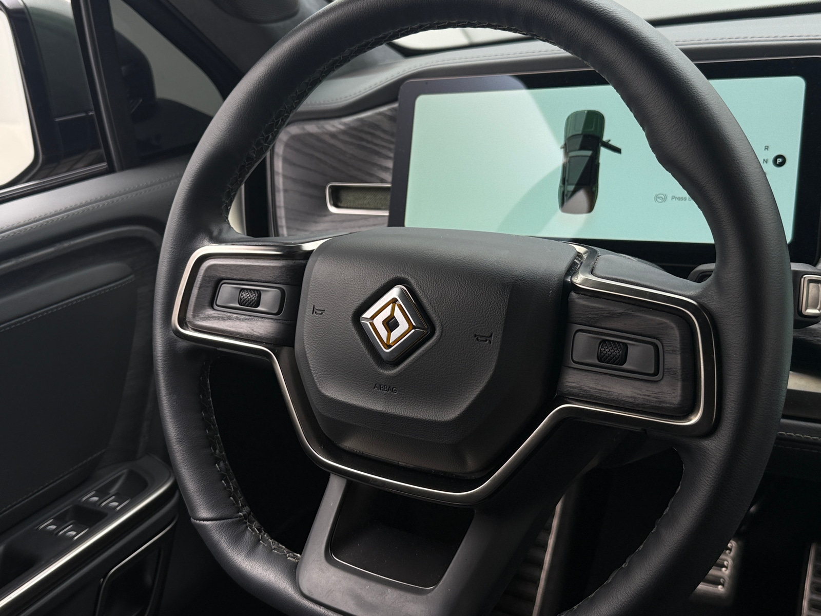 Thumbnail: 2023 Rivian R1S - 4