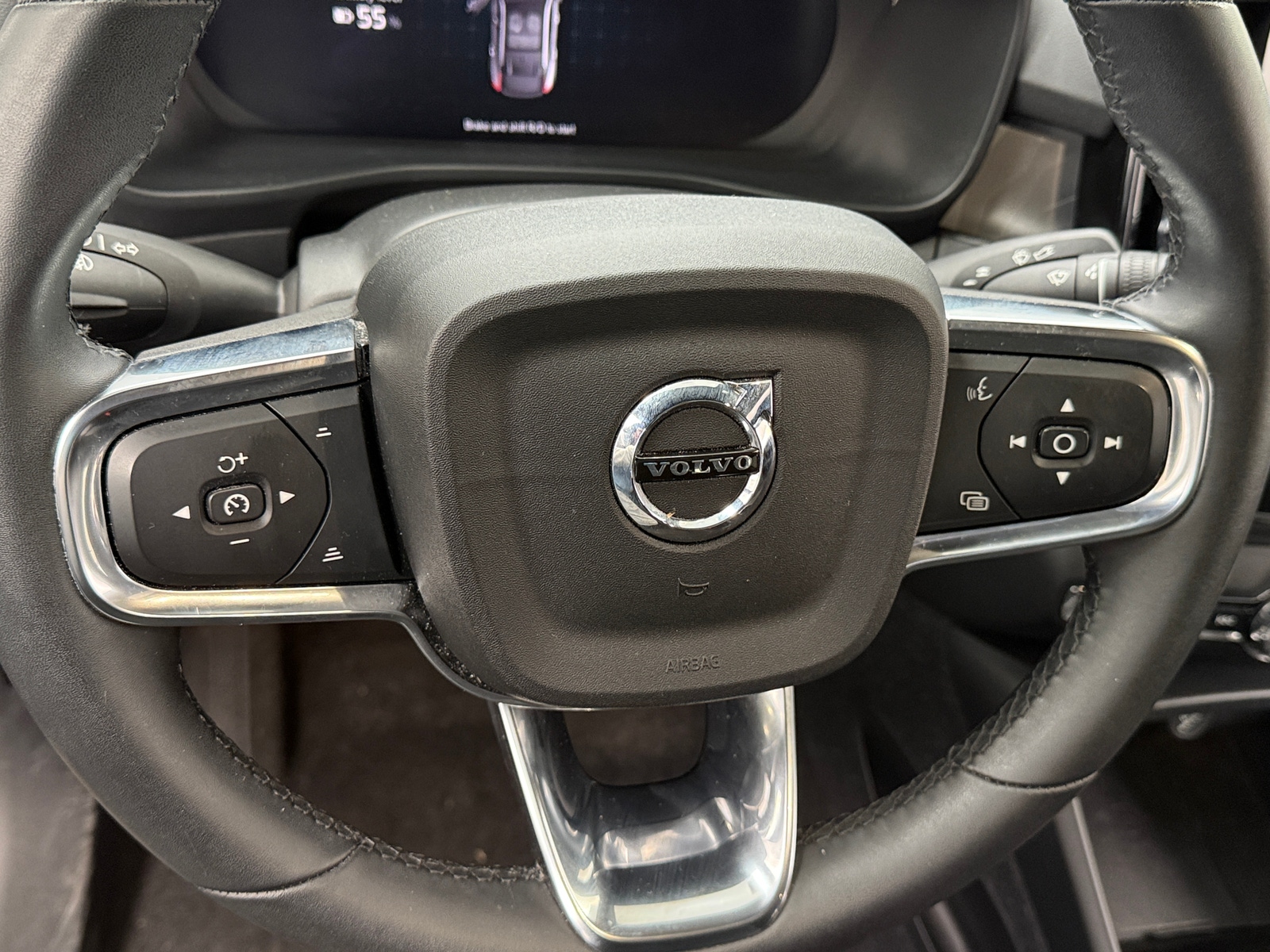 Thumbnail: 2023 Volvo C40 - 5