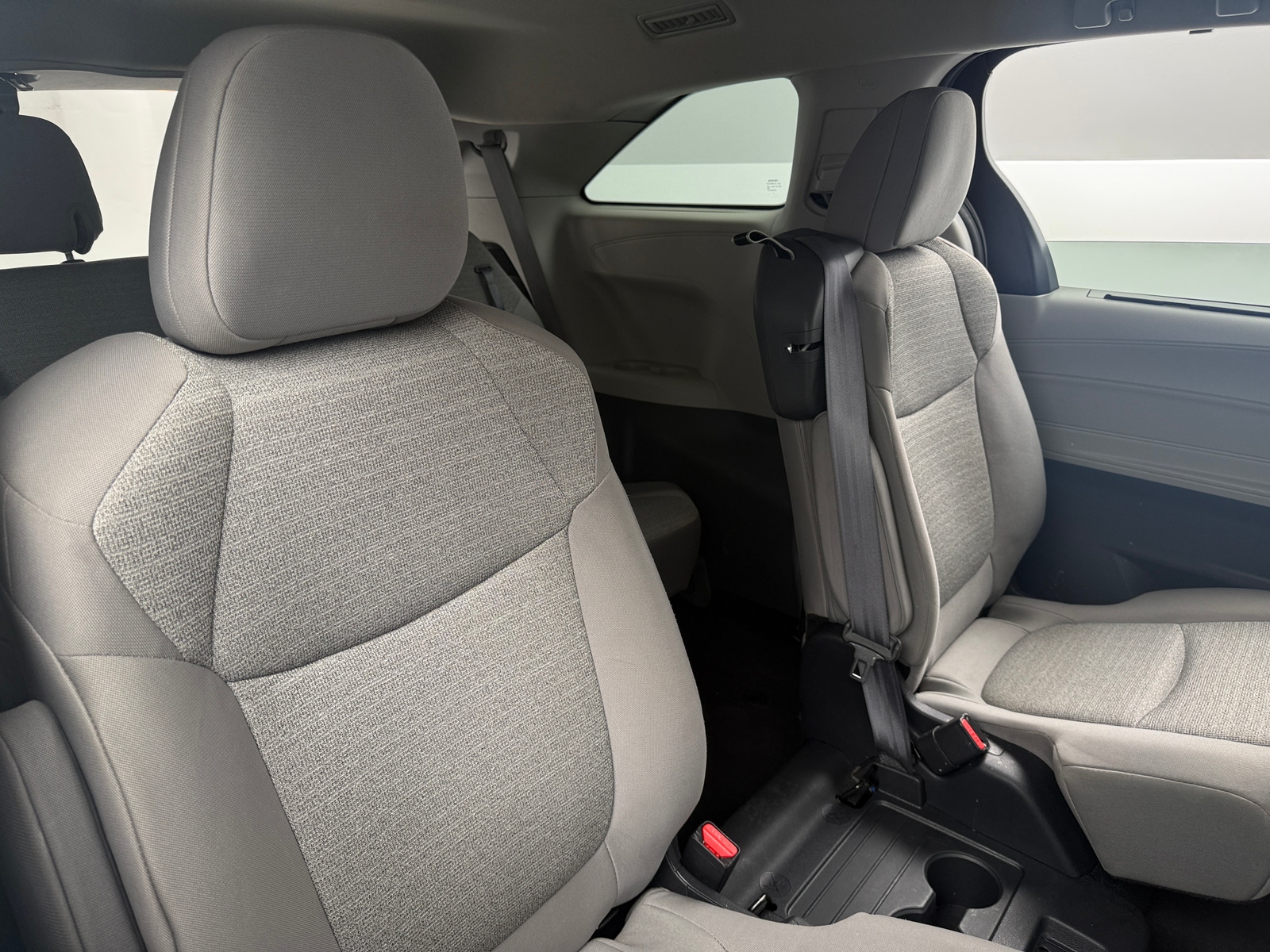 Thumbnail: 2023 Toyota Sienna - 6