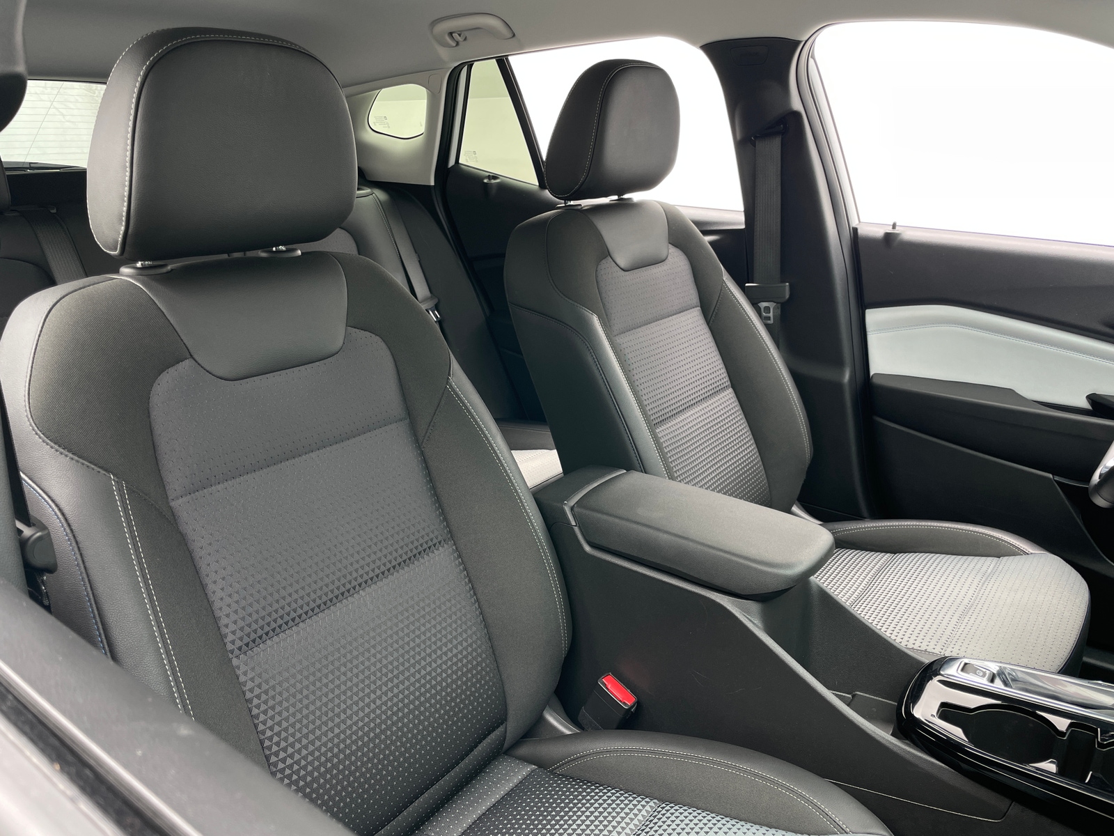 Thumbnail: 2025 Chevrolet Trax - 2