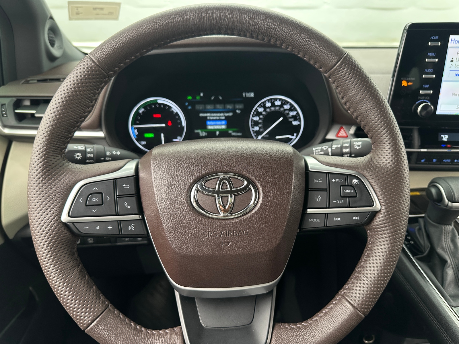 Thumbnail: 2023 Toyota Sienna - 4