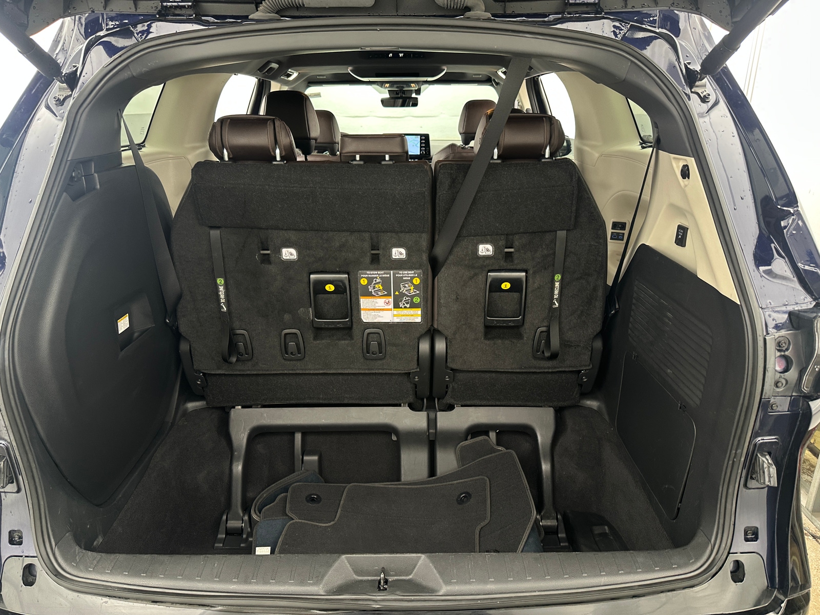 Thumbnail: 2023 Toyota Sienna - 6