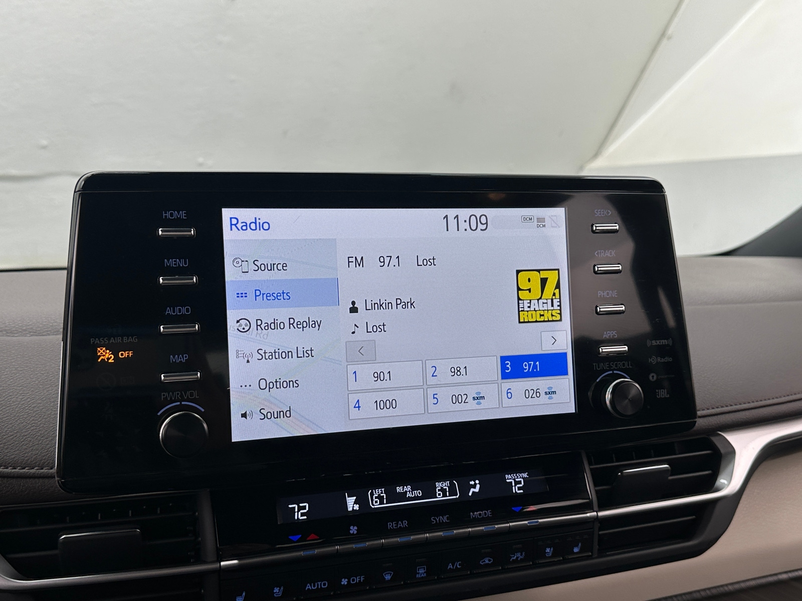 Thumbnail: 2023 Toyota Sienna - 3