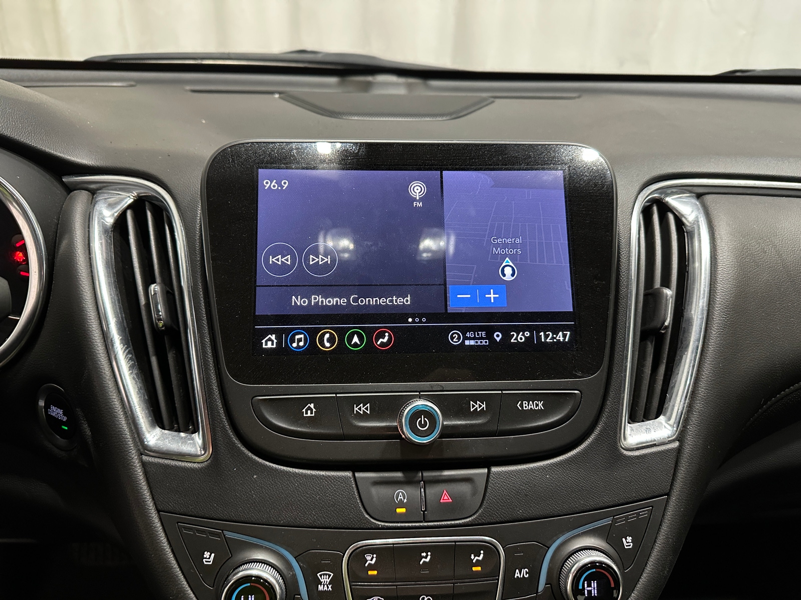 Thumbnail: 2024 Chevrolet Malibu - 3