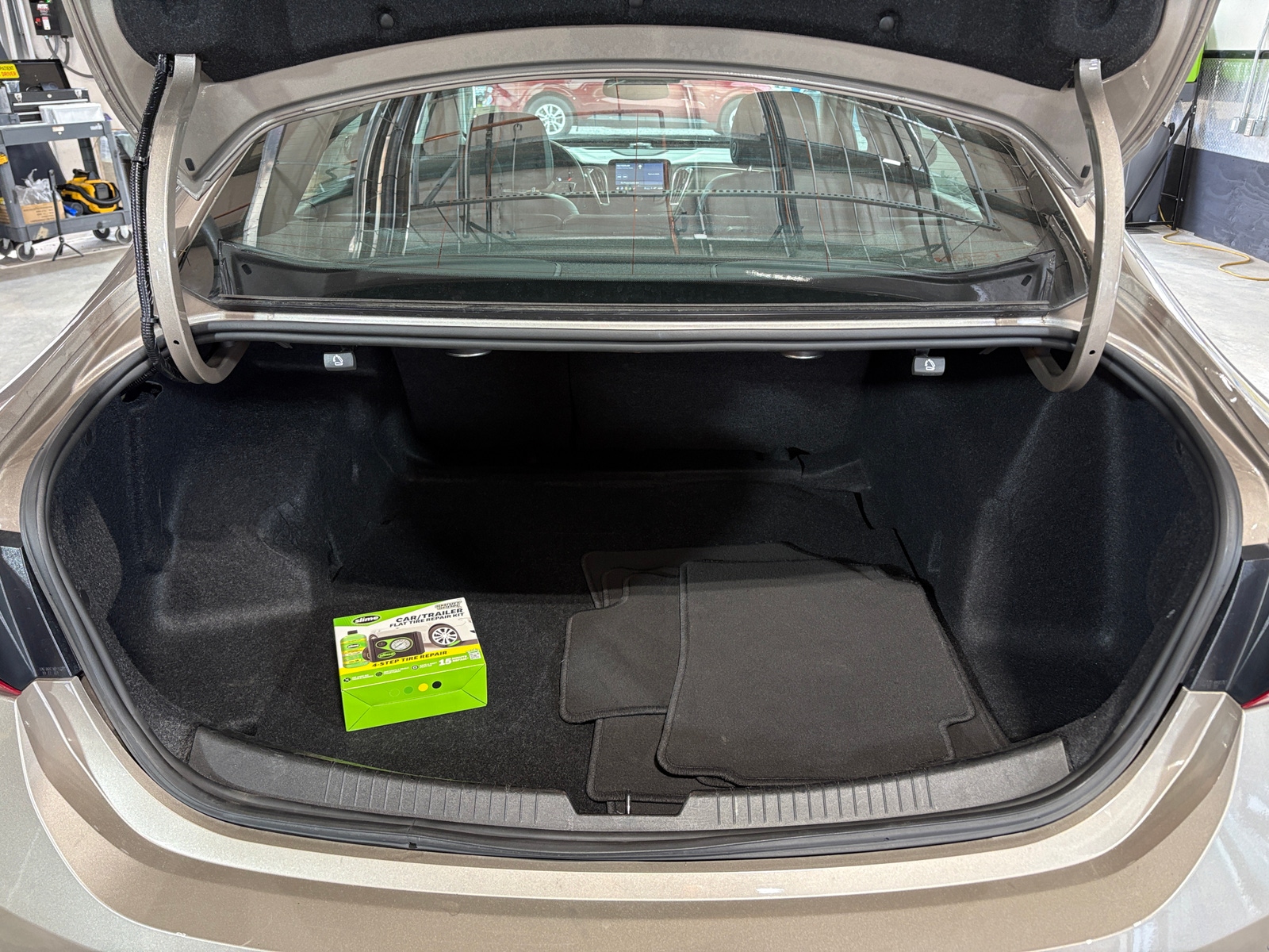 Thumbnail: 2024 Chevrolet Malibu - 6