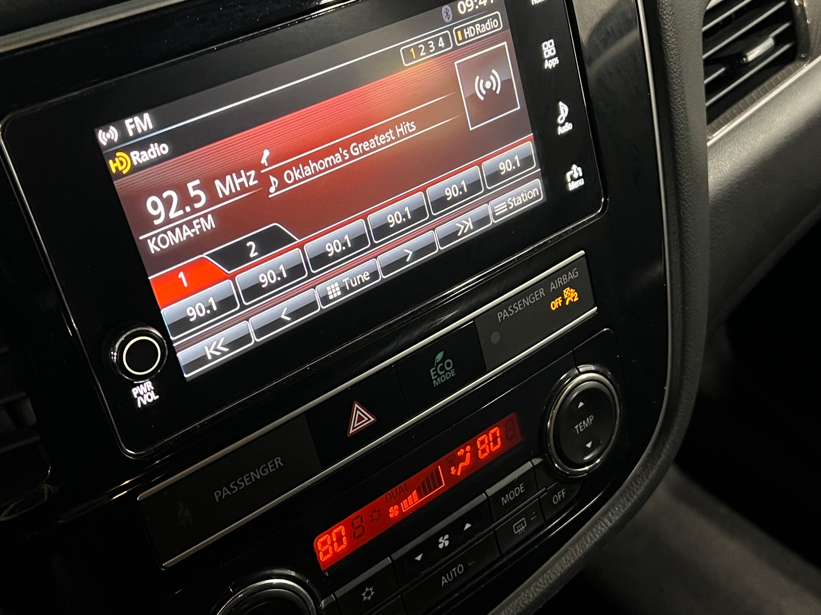 Thumbnail: 2019 Mitsubishi Outlander - 3