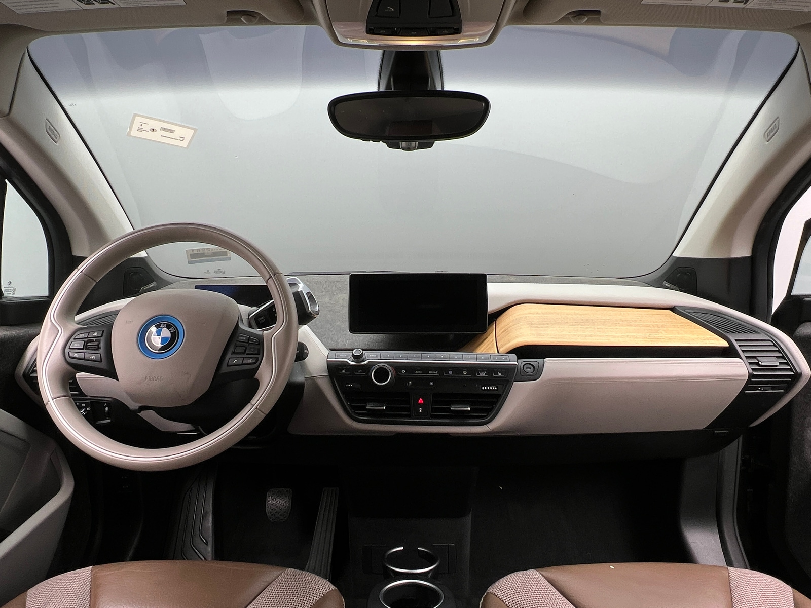 Thumbnail: 2018 BMW i3 - 2