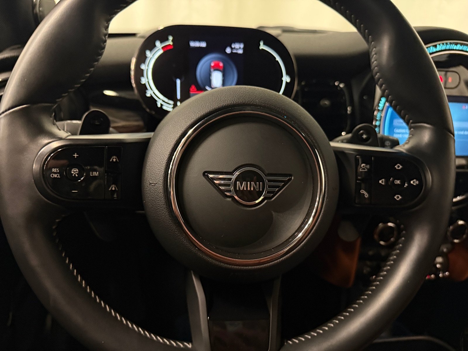 Thumbnail: 2022 MINI Cooper Hardtop - 4