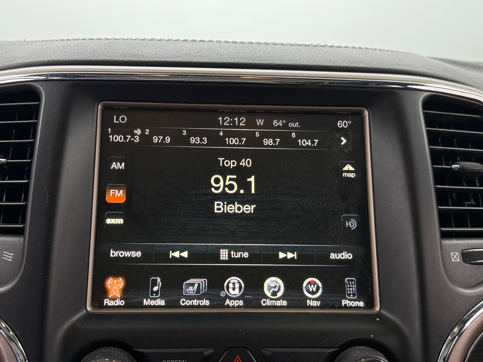 Thumbnail: 2017 Jeep Grand Cherokee - 3