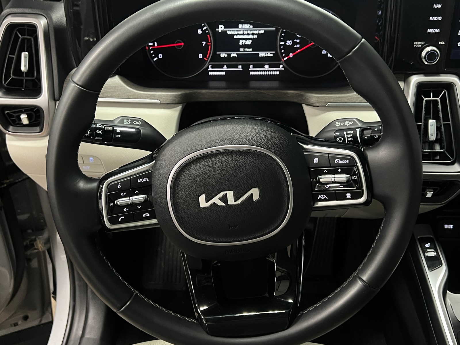 Thumbnail: 2023 Kia Sorento - 4