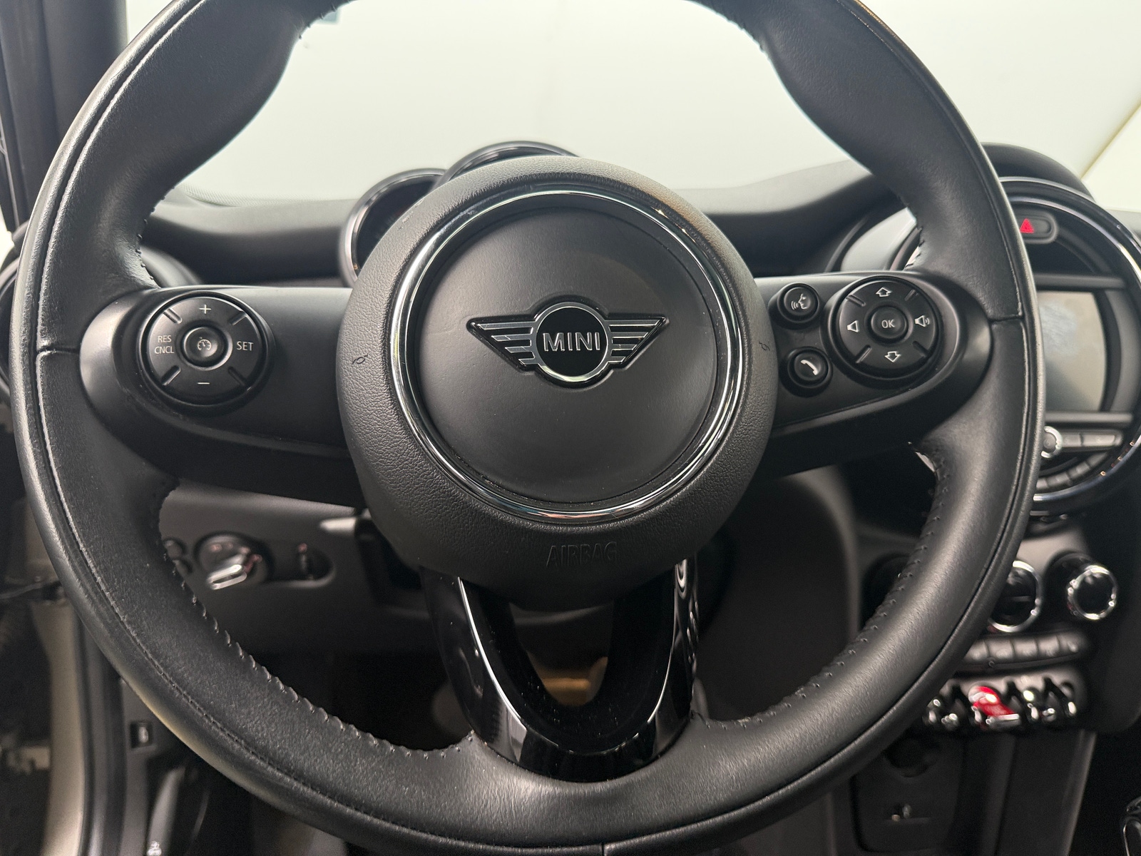 Thumbnail: 2020 MINI Cooper Hardtop - 4