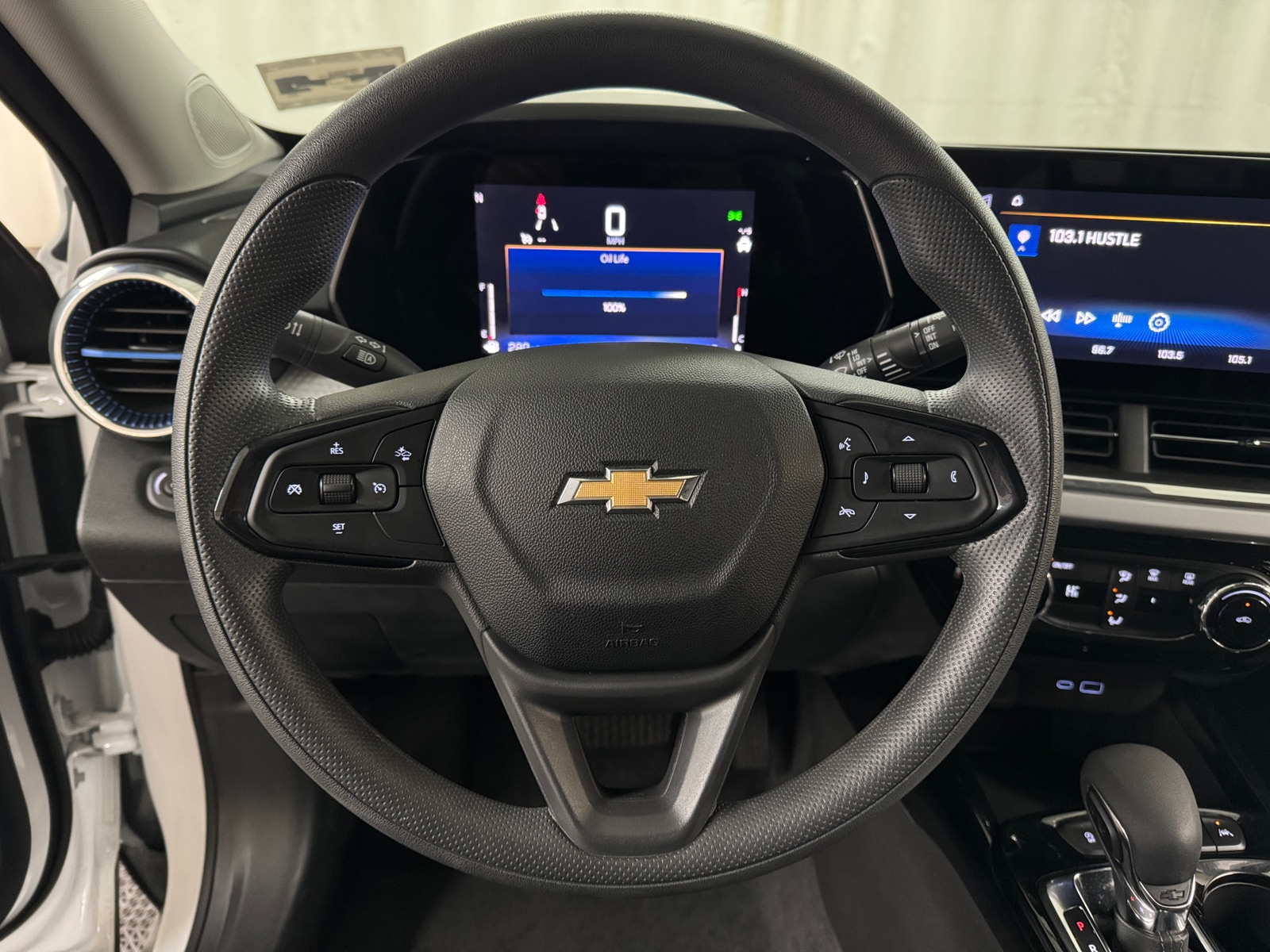 Thumbnail: 2025 Chevrolet Trax - 5