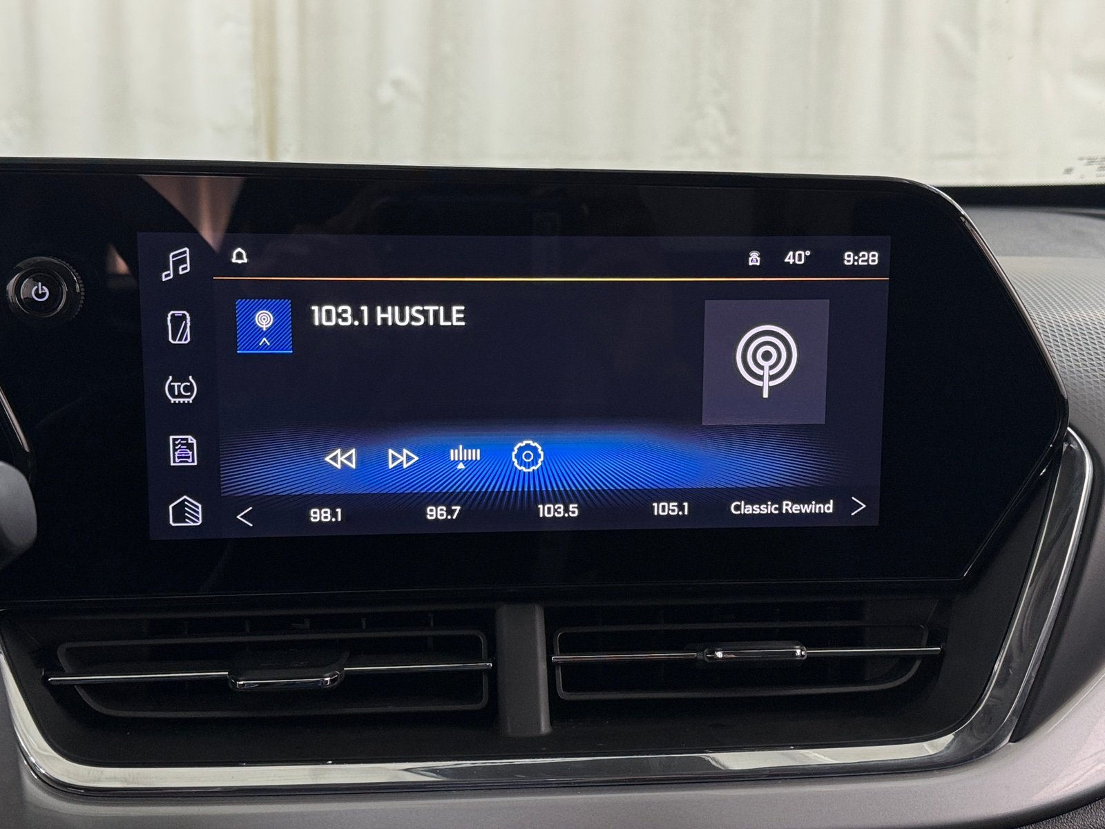 Thumbnail: 2025 Chevrolet Trax - 4