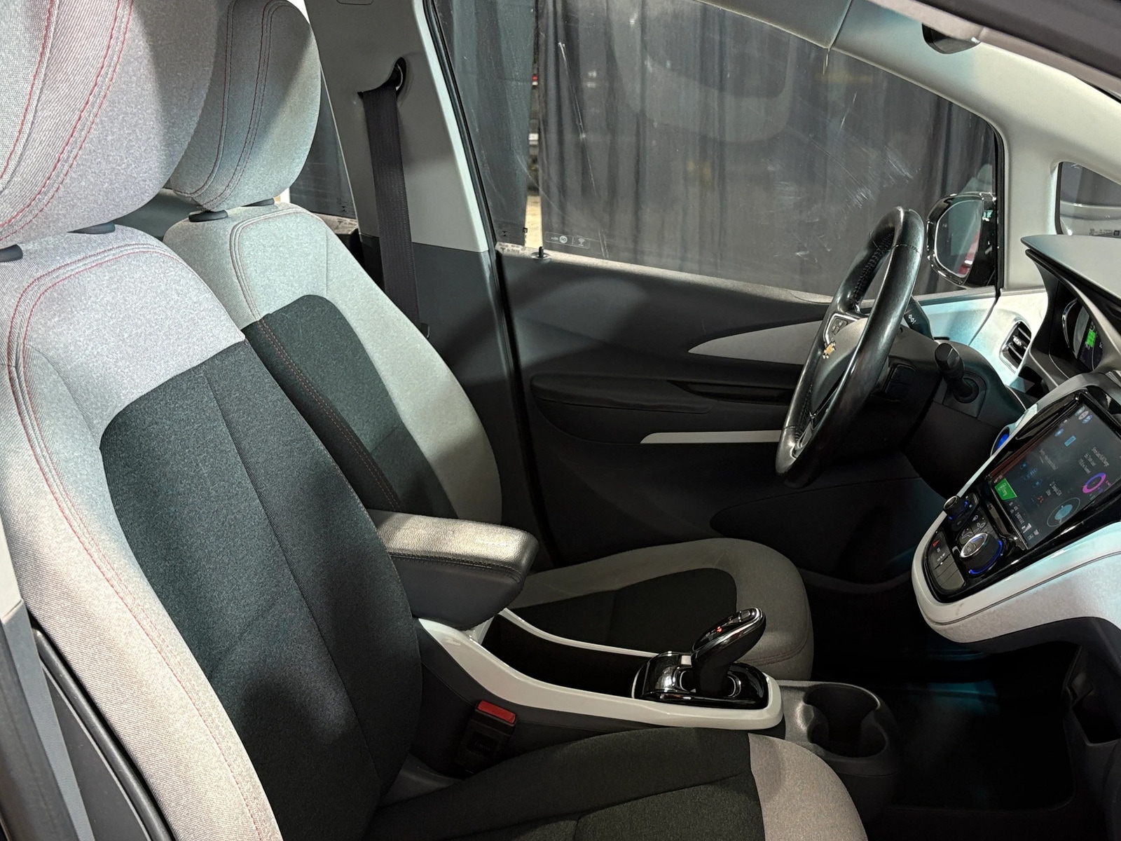 Thumbnail: 2017 Chevrolet Bolt EV - 2