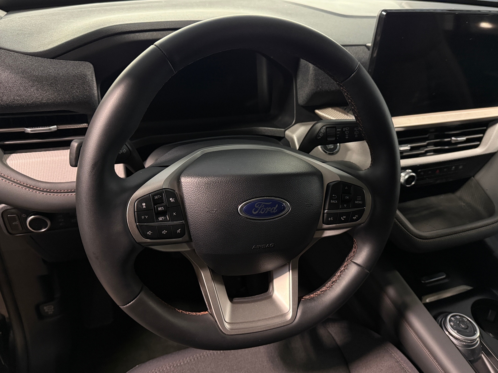 Thumbnail: 2025 Ford Explorer - 5