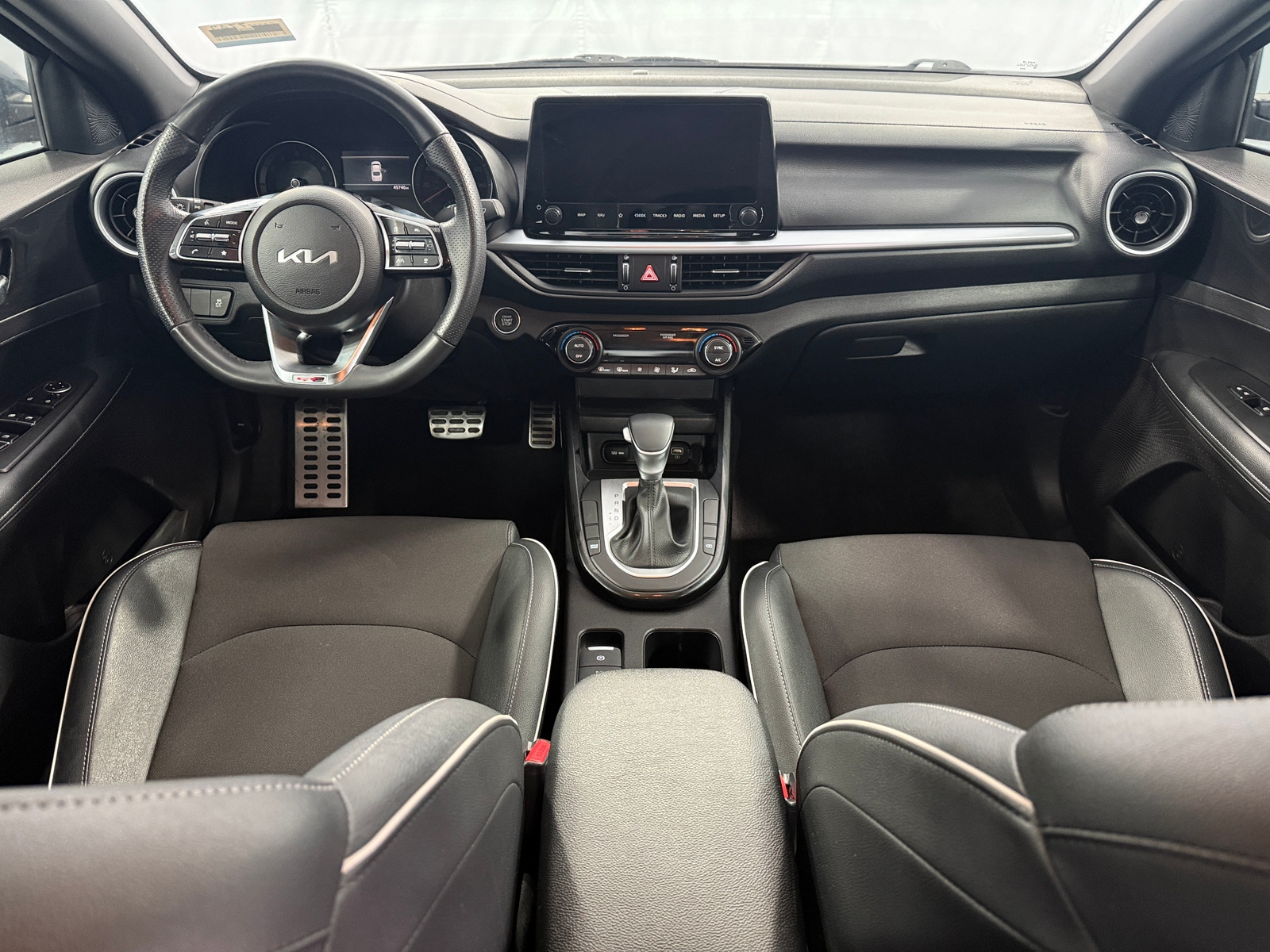 Thumbnail: 2023 Kia Forte - 3