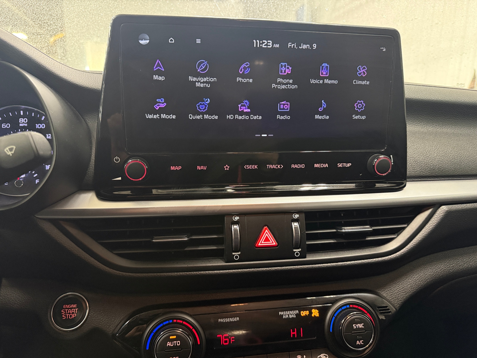 Thumbnail: 2023 Kia Forte - 4