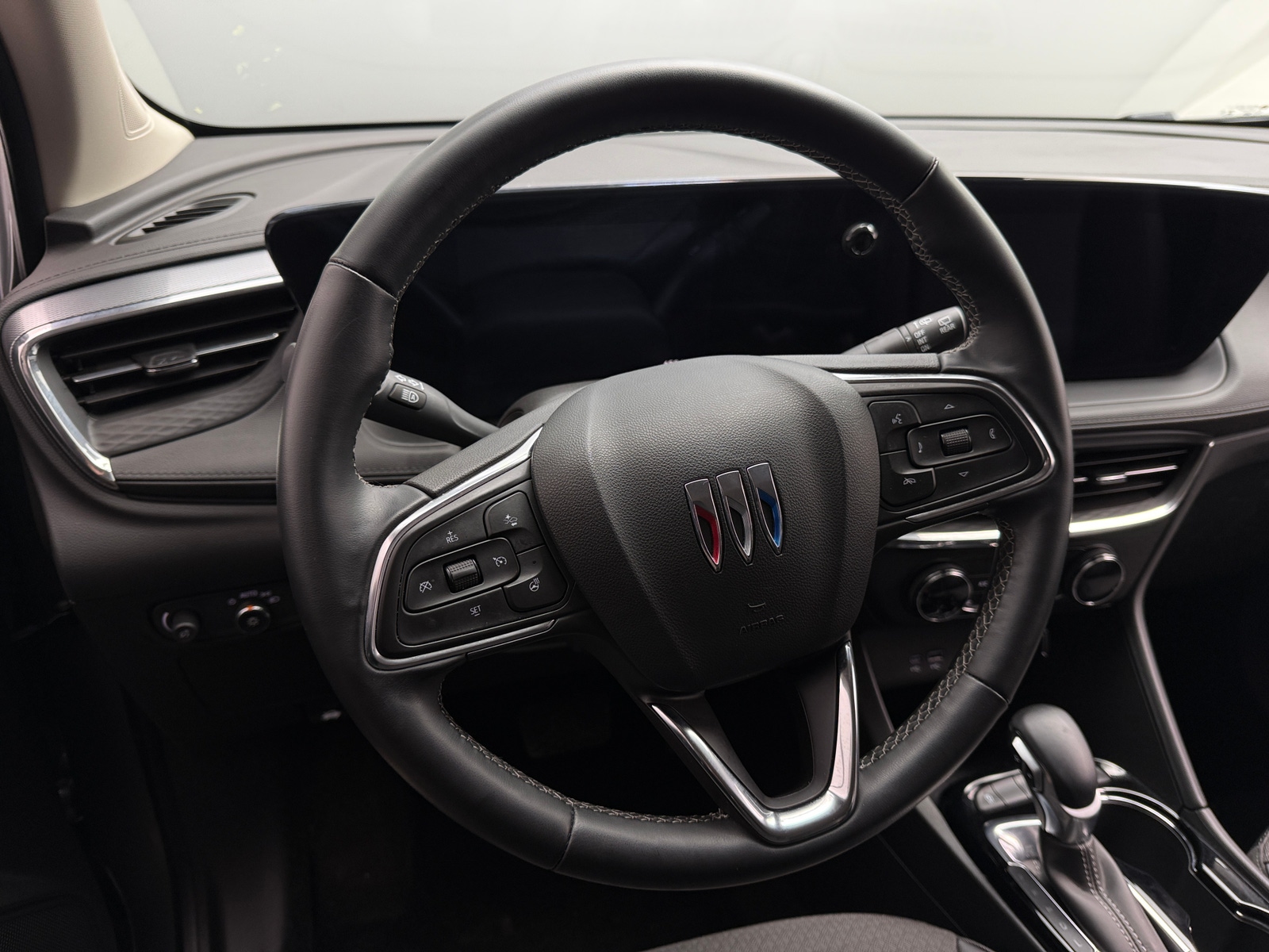 Thumbnail: 2025 Buick Encore GX - 4