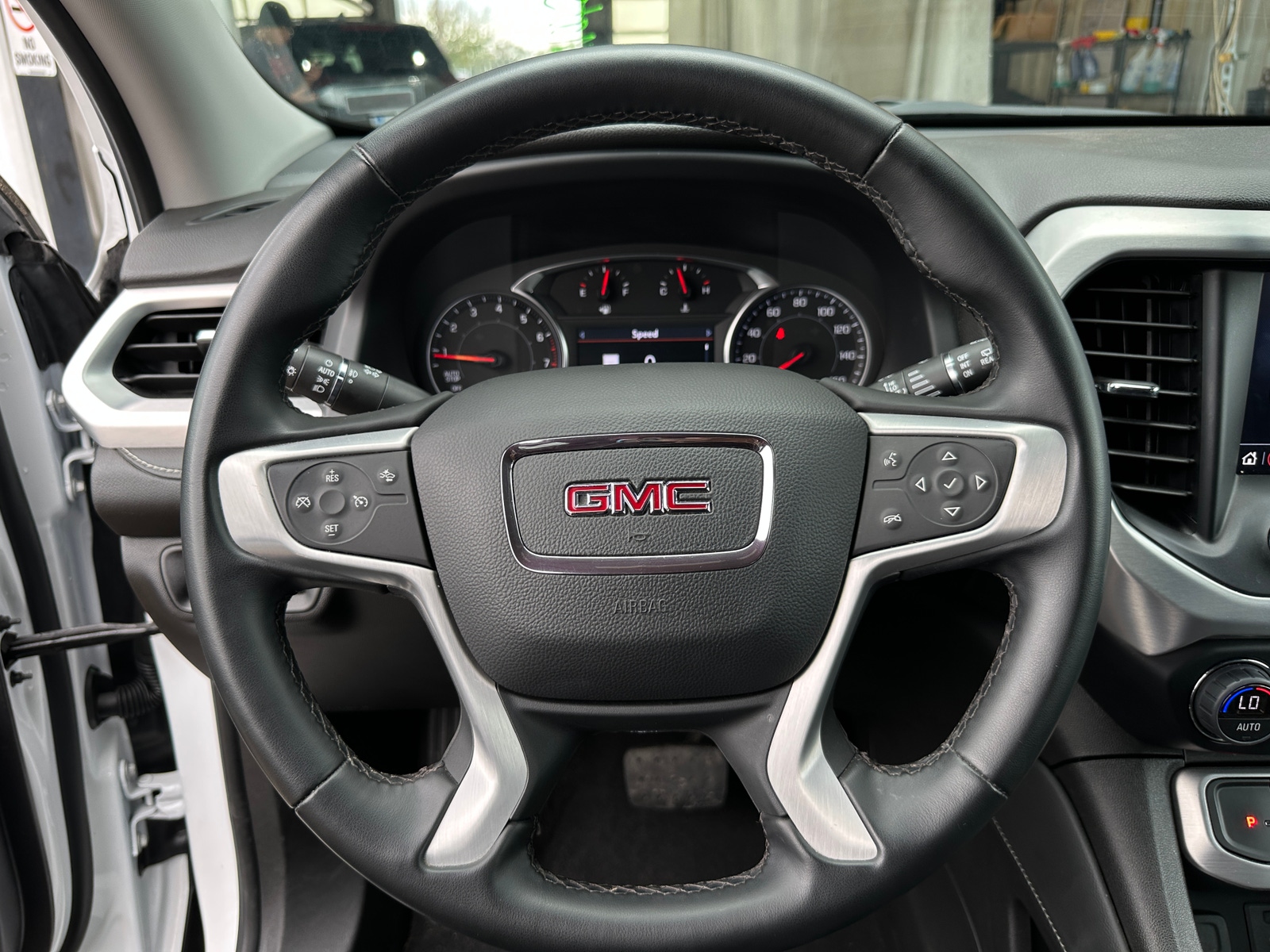 Thumbnail: 2023 GMC Acadia - 4