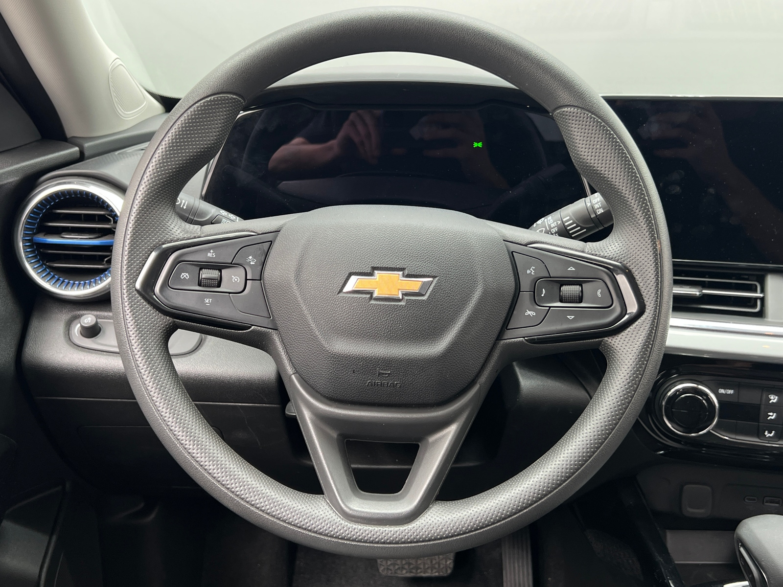 Thumbnail: 2025 Chevrolet Trax - 5