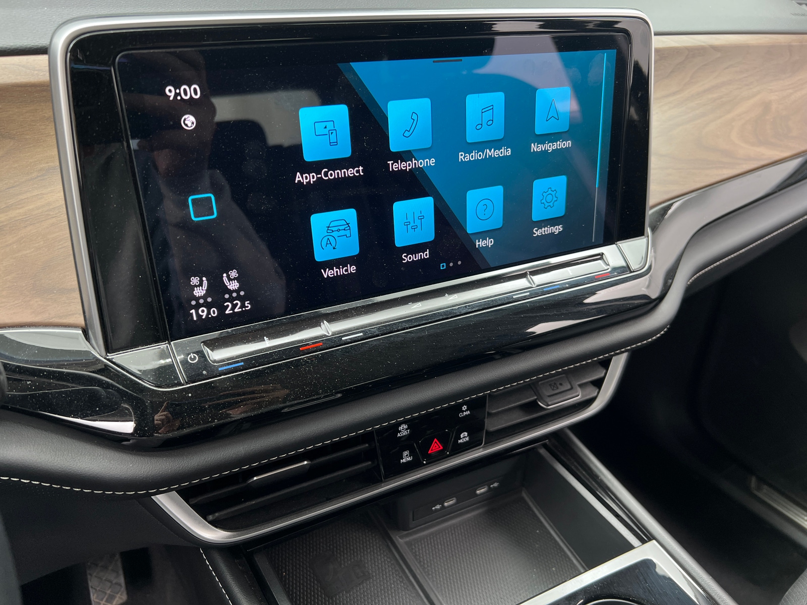 Thumbnail: 2024 Volkswagen Atlas - 3