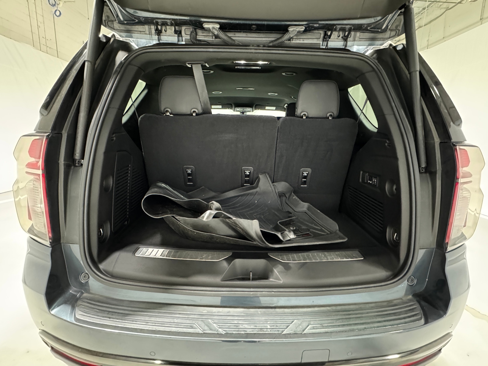 Thumbnail: 2021 Chevrolet Tahoe - 6