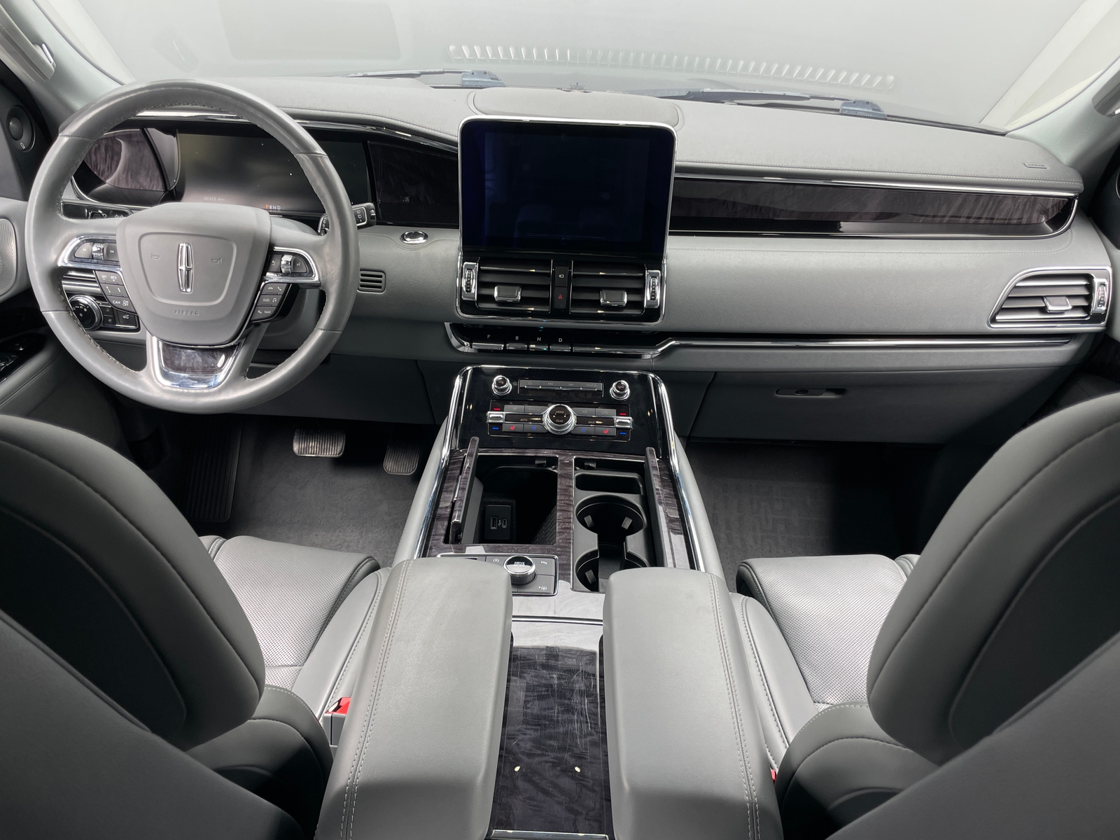 Thumbnail: 2020 Lincoln Navigator L - 2