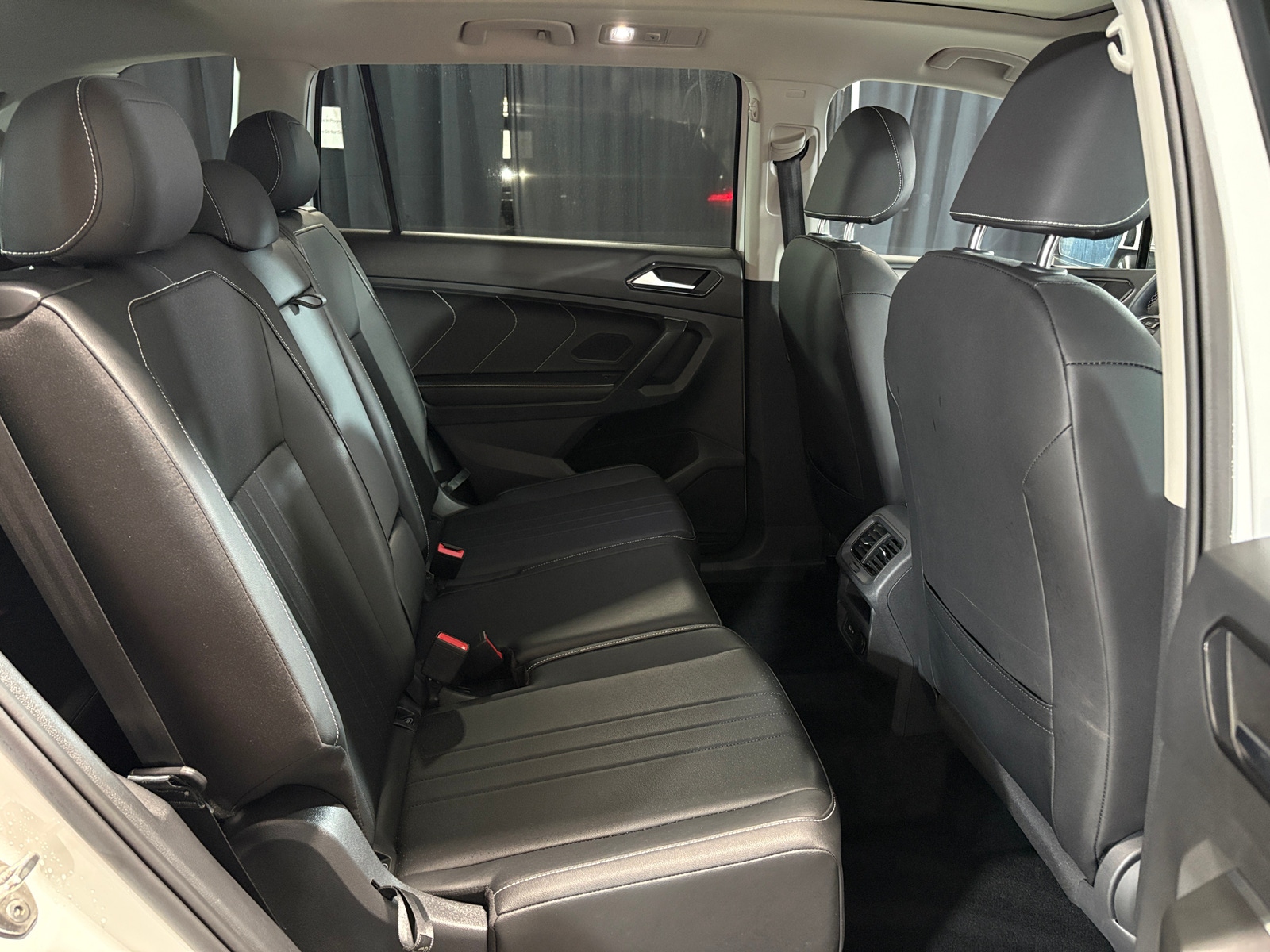 Thumbnail: 2023 Volkswagen Tiguan - 5