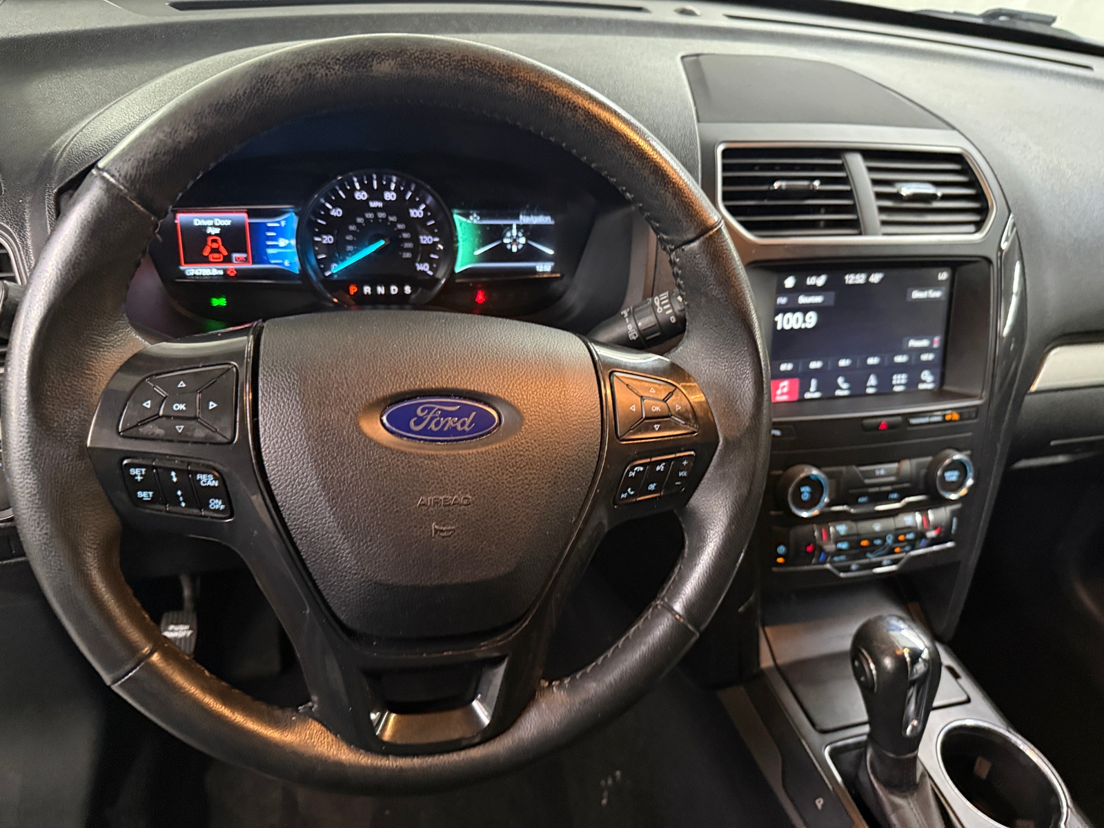 Thumbnail: 2019 Ford Explorer - 5